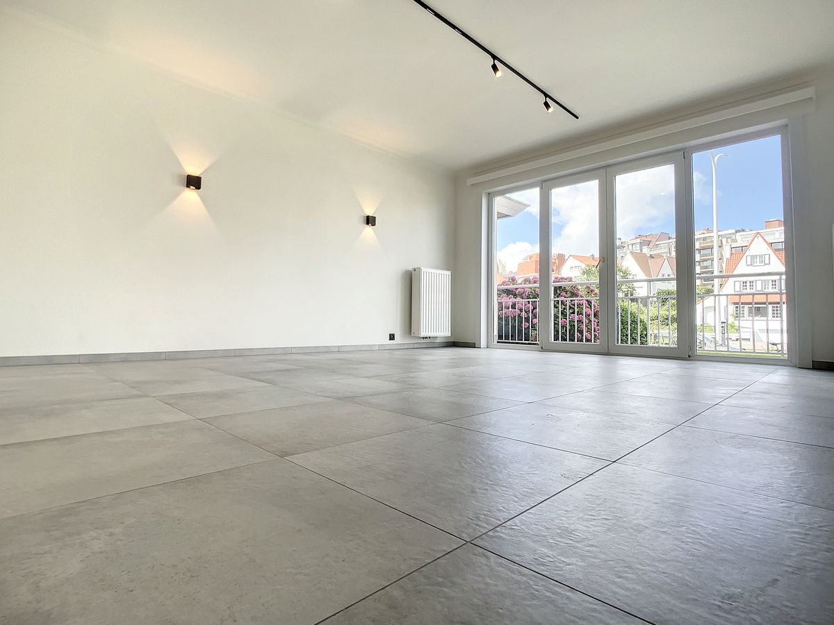 Modern gerenoveerd gelijkvloers appartement nabij park 58 foto {{pictureIndex}}