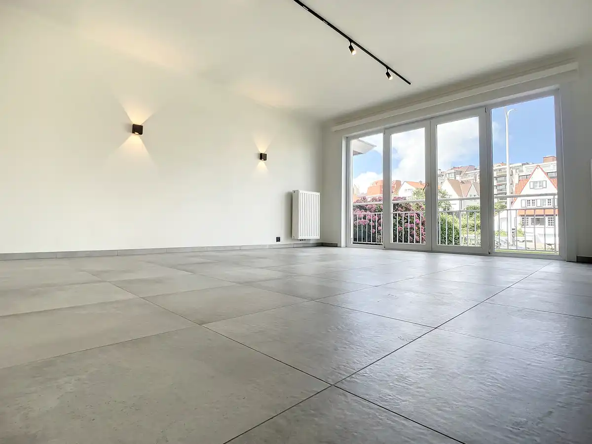 Modern gerenoveerd gelijkvloers appartement nabij park 58 foto {{pictureIndex}}