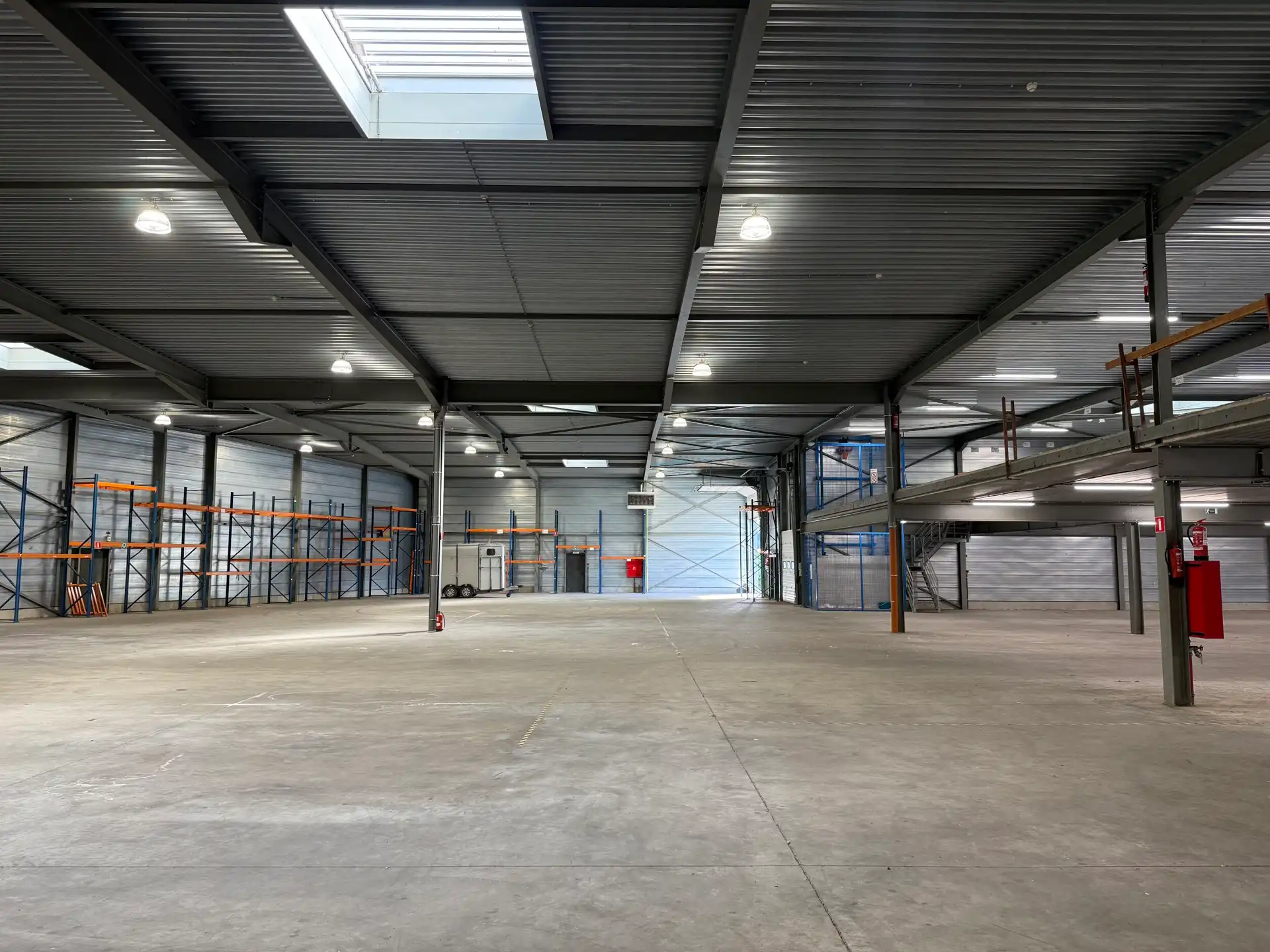 Bedrijfsgebouw te koop in Tongeren foto 4