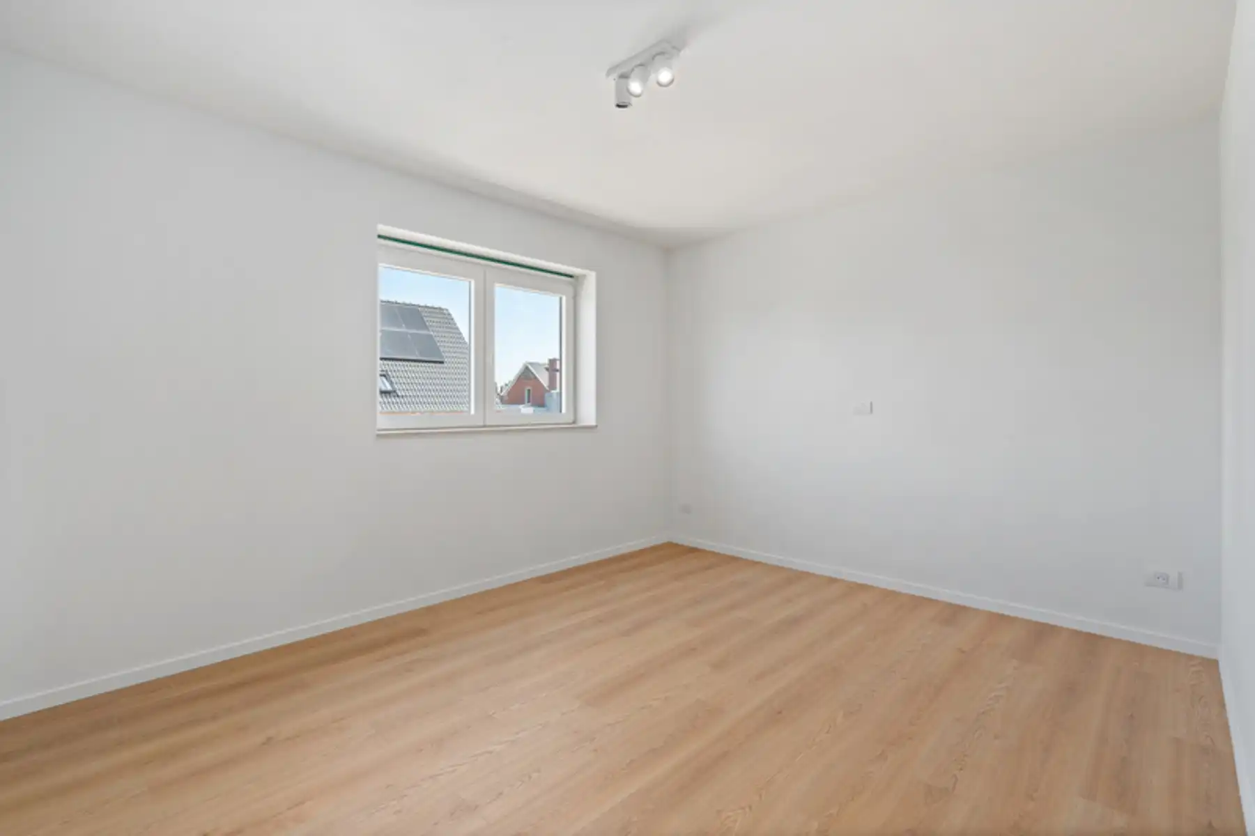 Moderne, gesloten woning foto 10