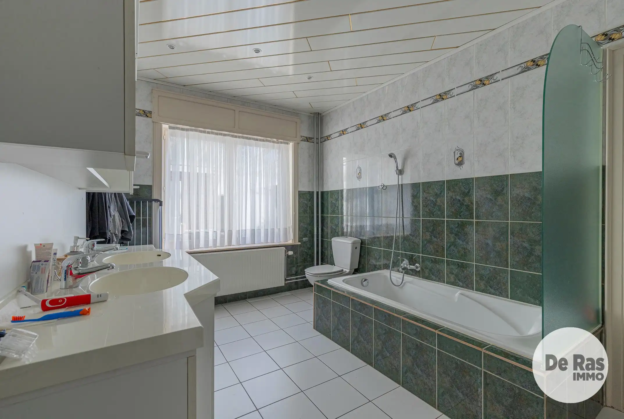 HERZELE - Ruime villa met magazijn op 16a18ca&nbsp; foto 10