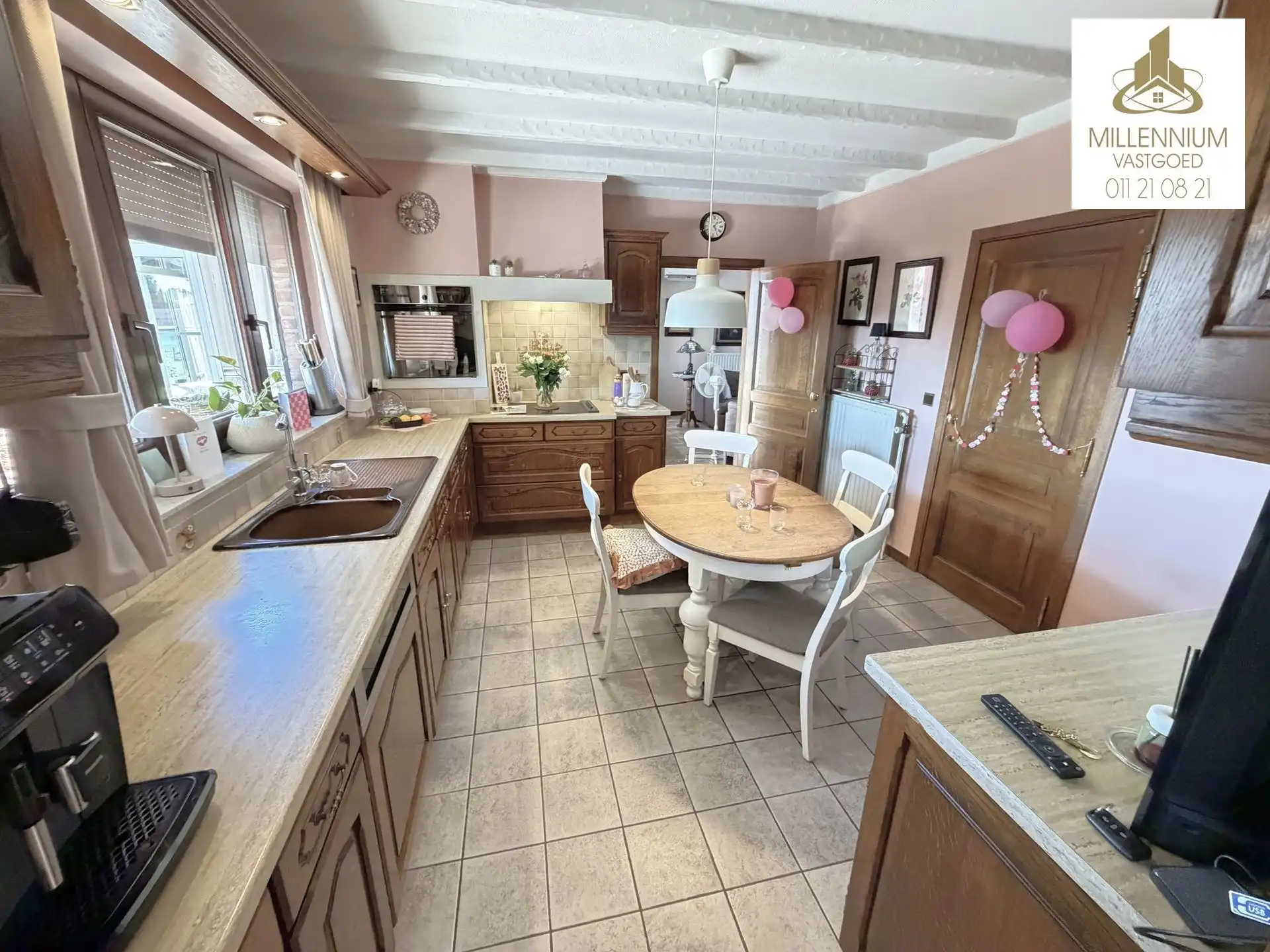 Ruime 3-slpk woning zwembad  foto 17