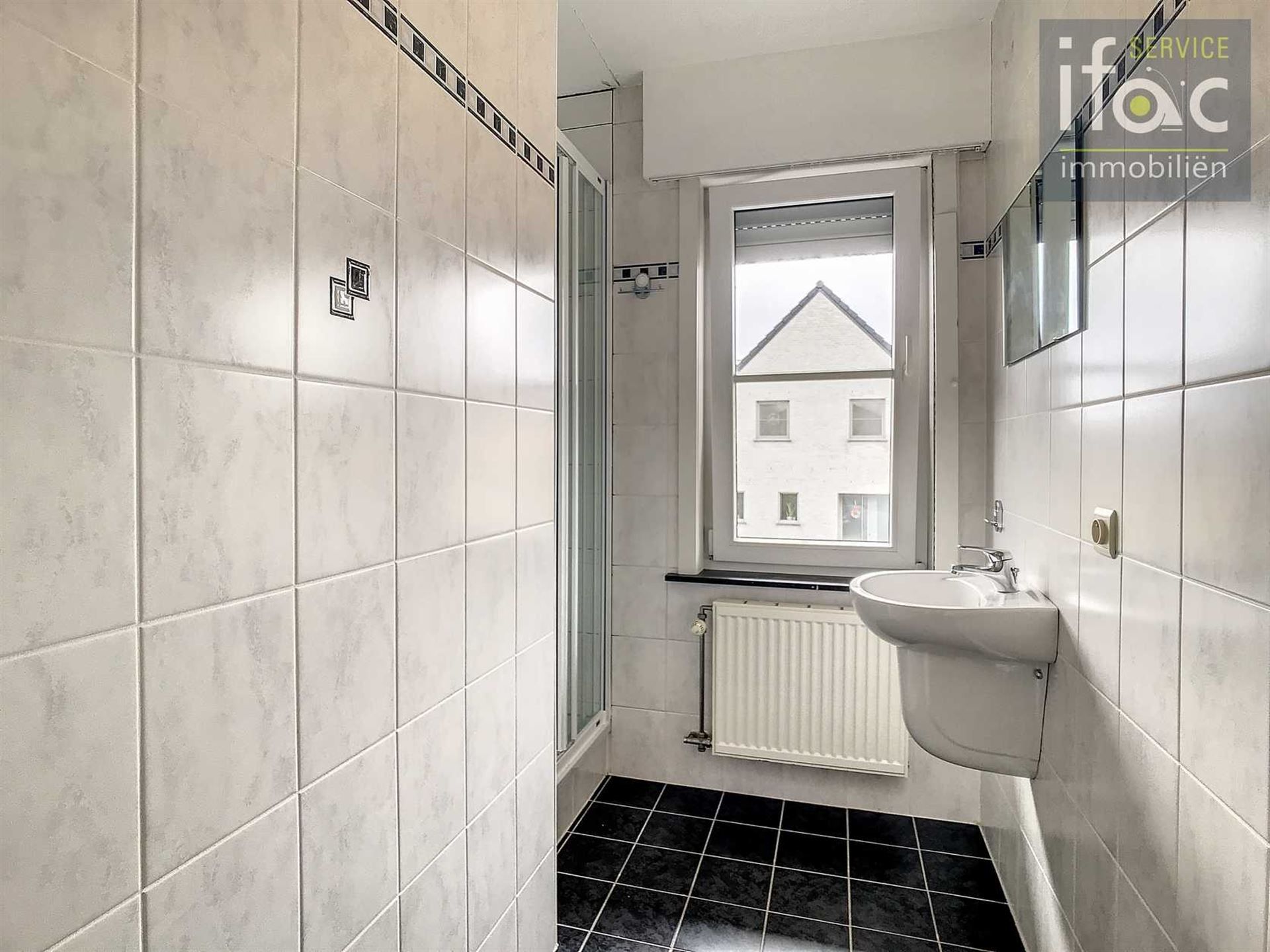 Geweldig gelegen Villa met 5 slaapkamers foto 23
