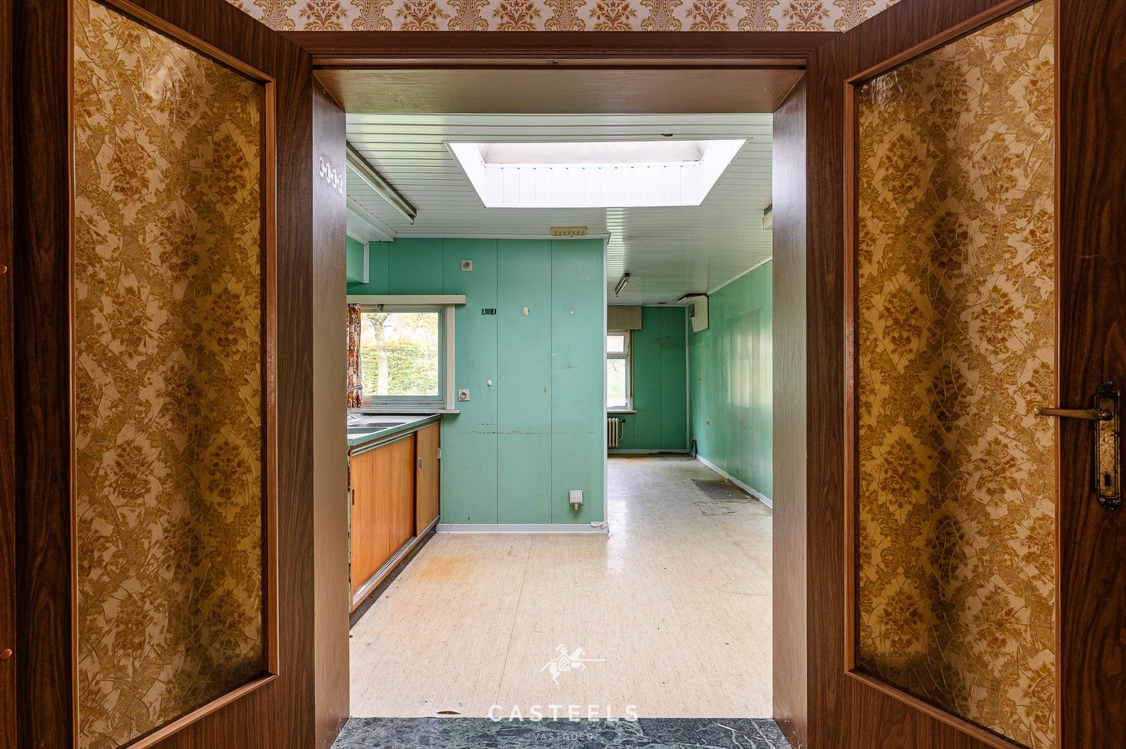 Ruime, te renoveren woning te koop in Gent foto 5