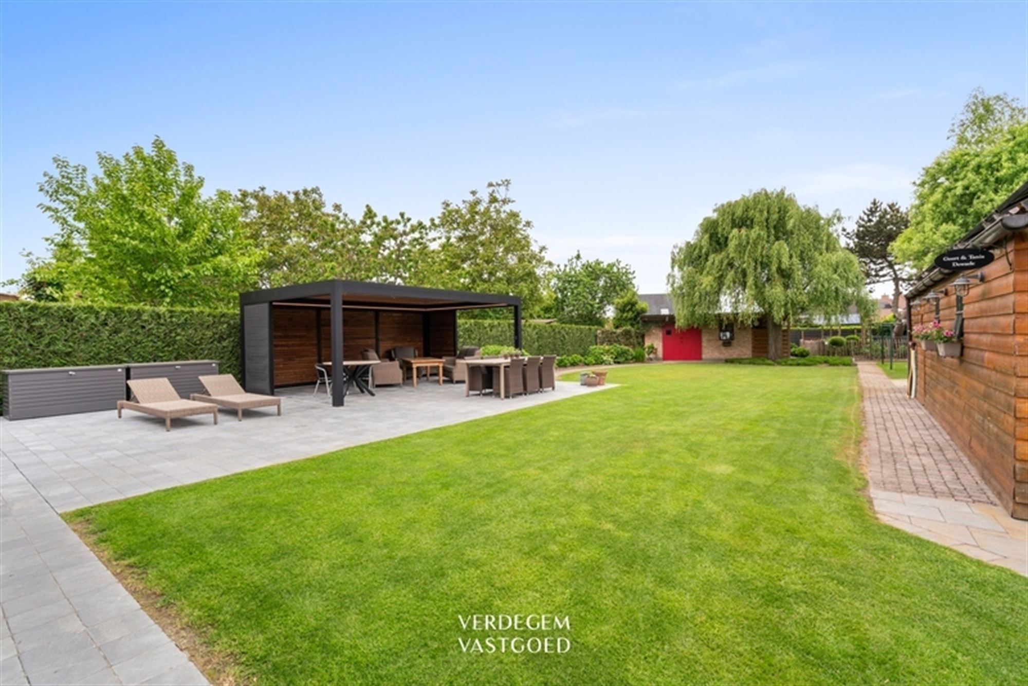Prachtig en instapklaar wonen in landelijke stijl met garages, atelier en geniettuin foto 20