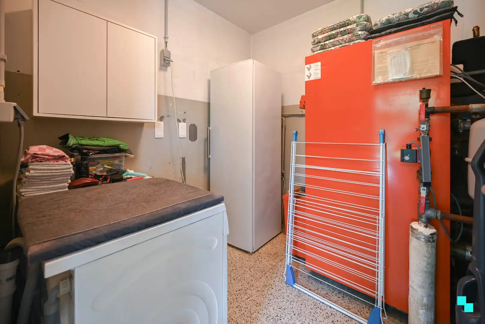 Ruime bungalow nabij centrum van Oostrozebeke foto 10