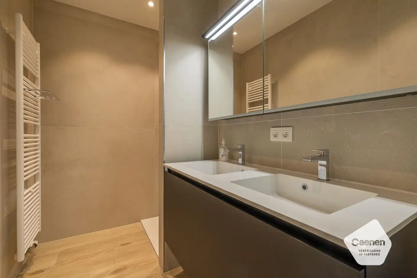 Luxe-appartement op wandelafstand van zeedijk en duinen foto 12