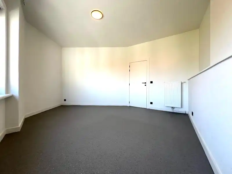 AANGENAAM GERENOVEERD APPARTEMENT MET 1 SLAAPKAMER foto 3