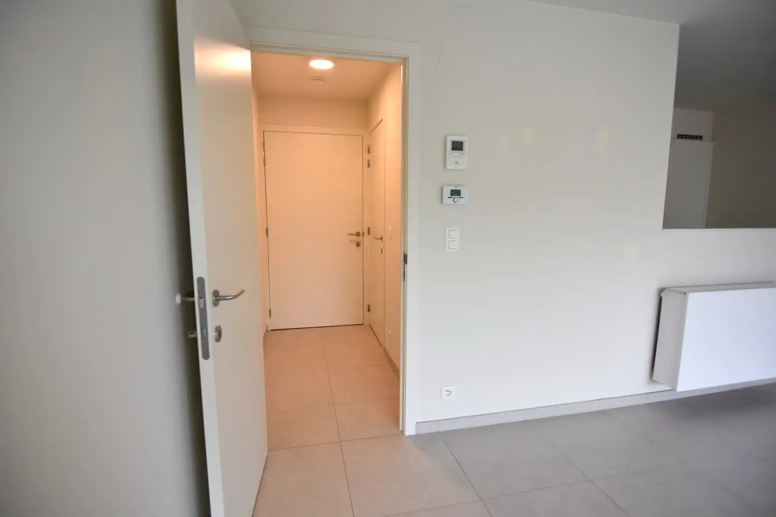 Lichtrijk 2-slpk appartement met privé parking nabij Rumbeke foto 2