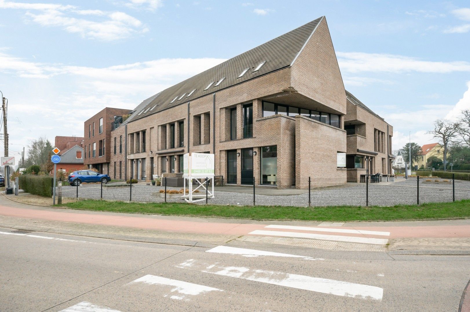Centraal gelegen gelijkvloers appartement met terras en ondergrondse staanplaats in Herselt foto 3