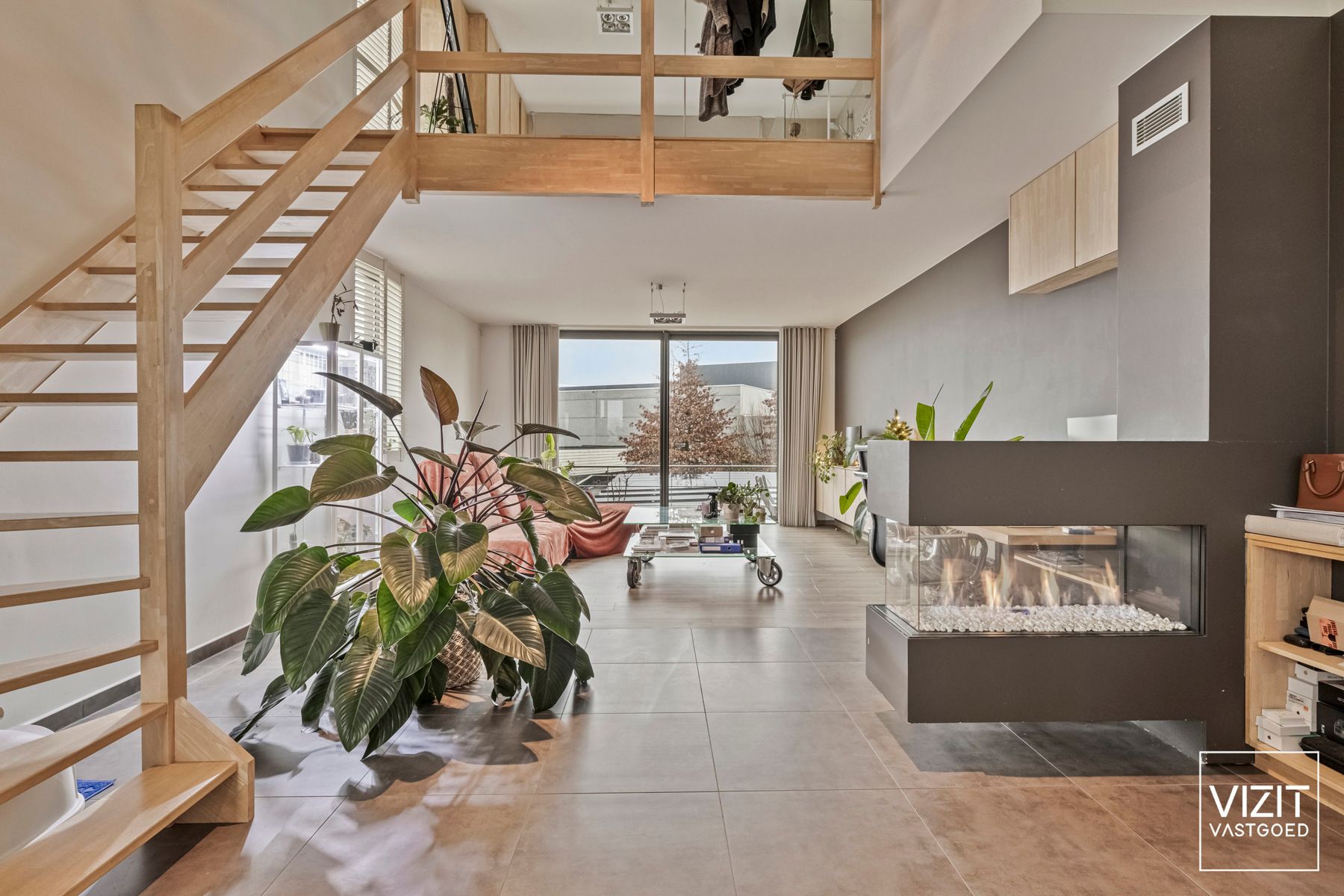 Bedrijfsruimte met woning op commerciële ligging foto 5