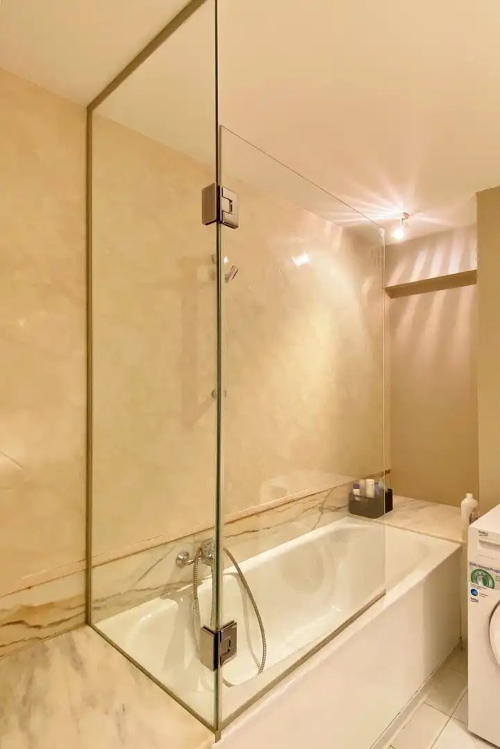 Ieper - Ruim instapklaar appartement met terras op centrale ligging - met garage foto 11