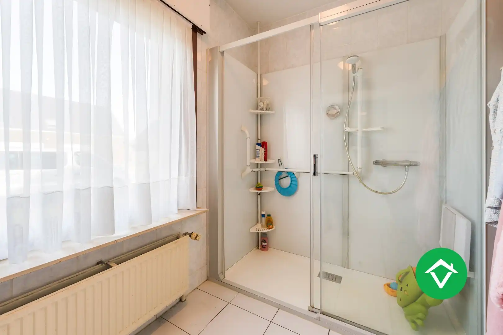 Alleenstaande woning met 5 slaapkamers en garage te Koekelare foto 13