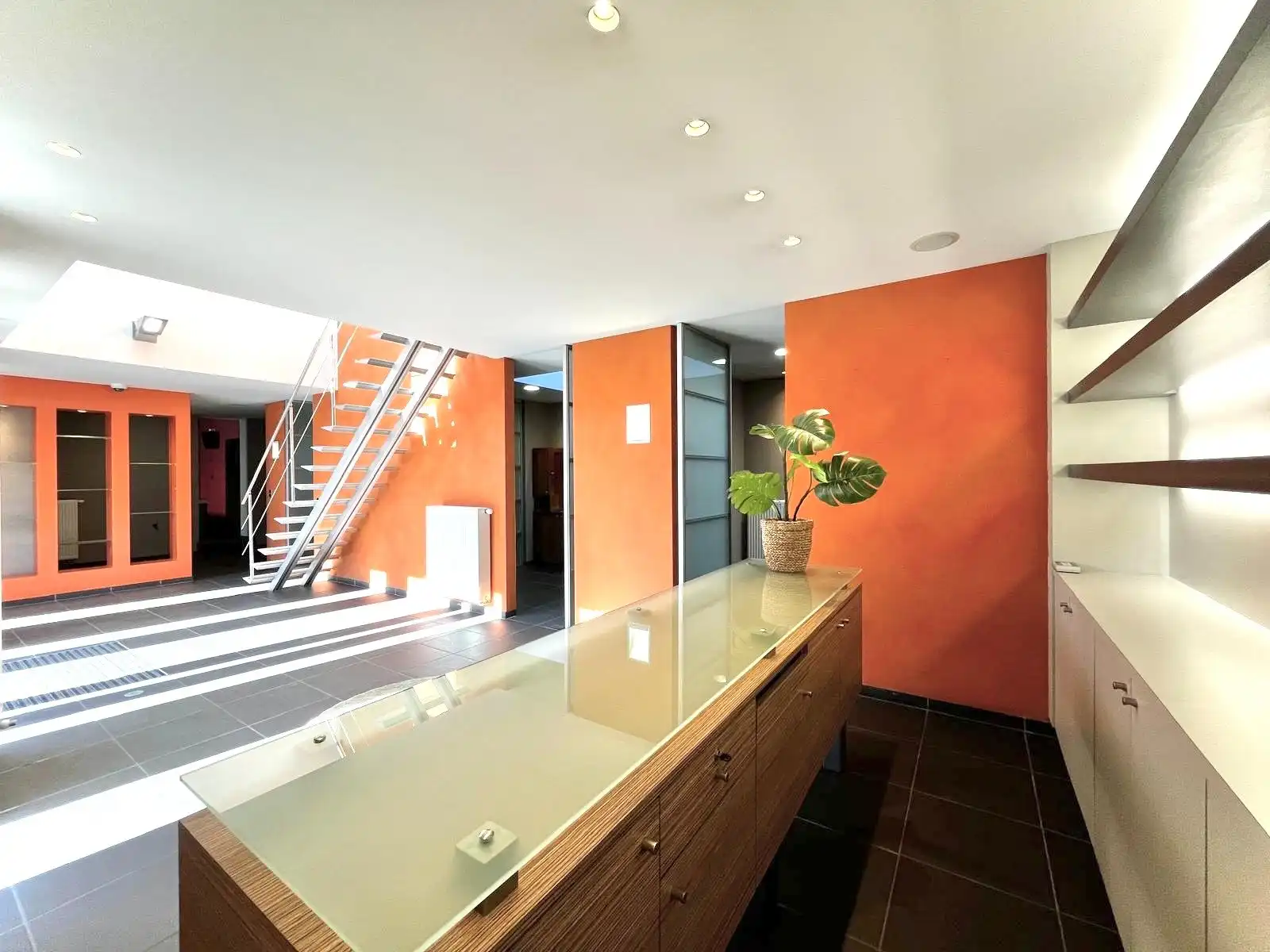 COMMERCIEEL GEBOUW - 214 M² BRUIKBARE RUIMTE foto 15