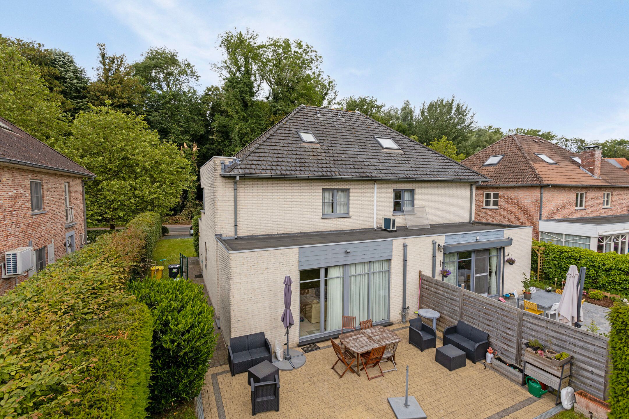 Moderne 3-Gevelwoning met mooie tuin  foto 16