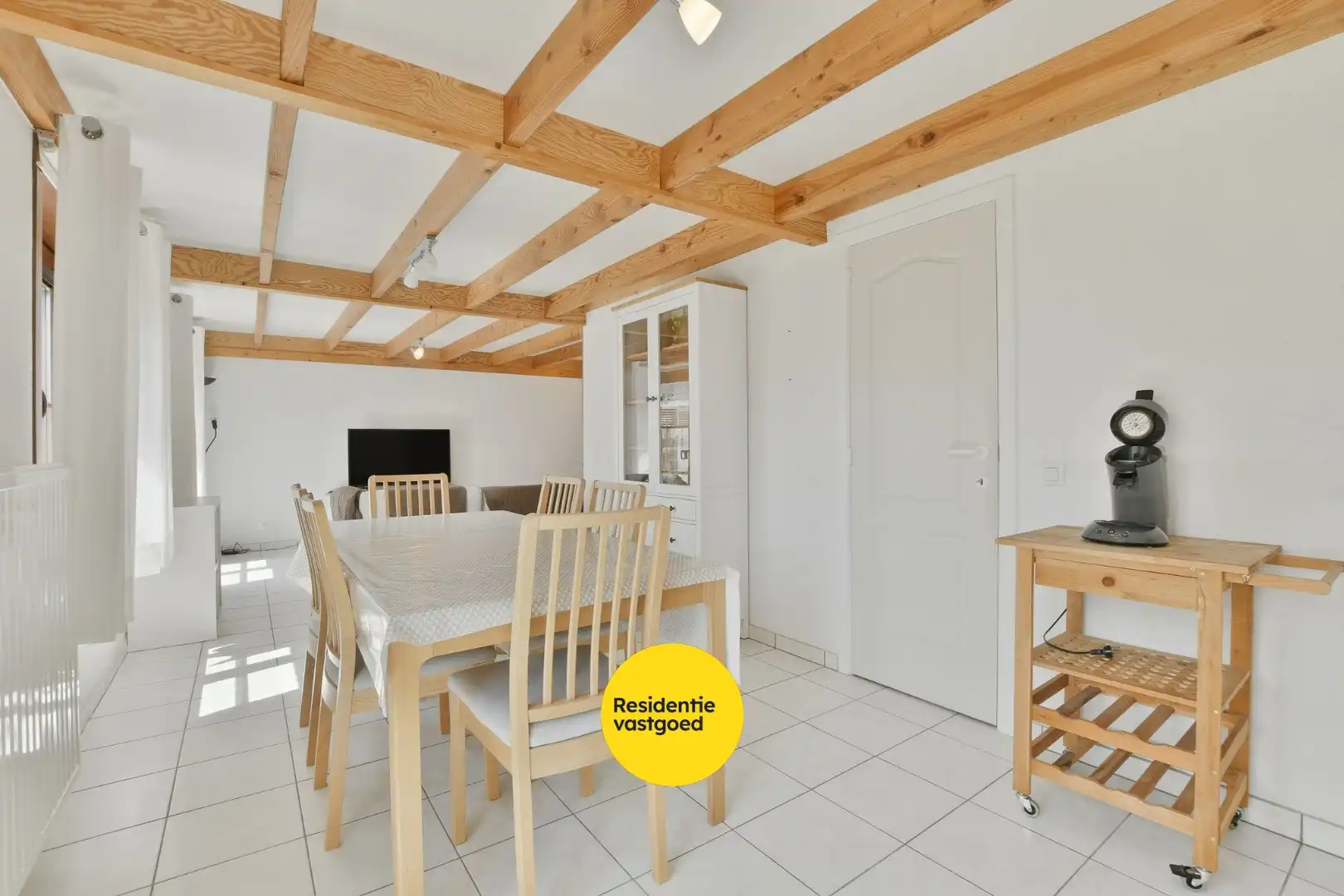 Instapklaar en gemeubeld vissershuisje met tuin en staanplaats in Harendijke! foto 10