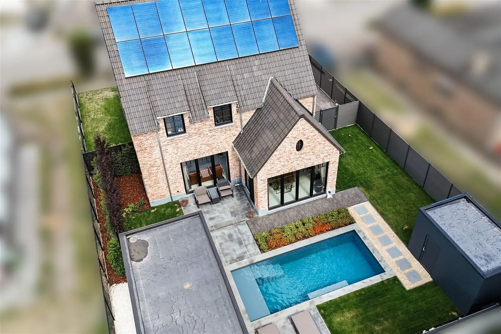 Prachtige woning met tuin en zwembad. foto 20