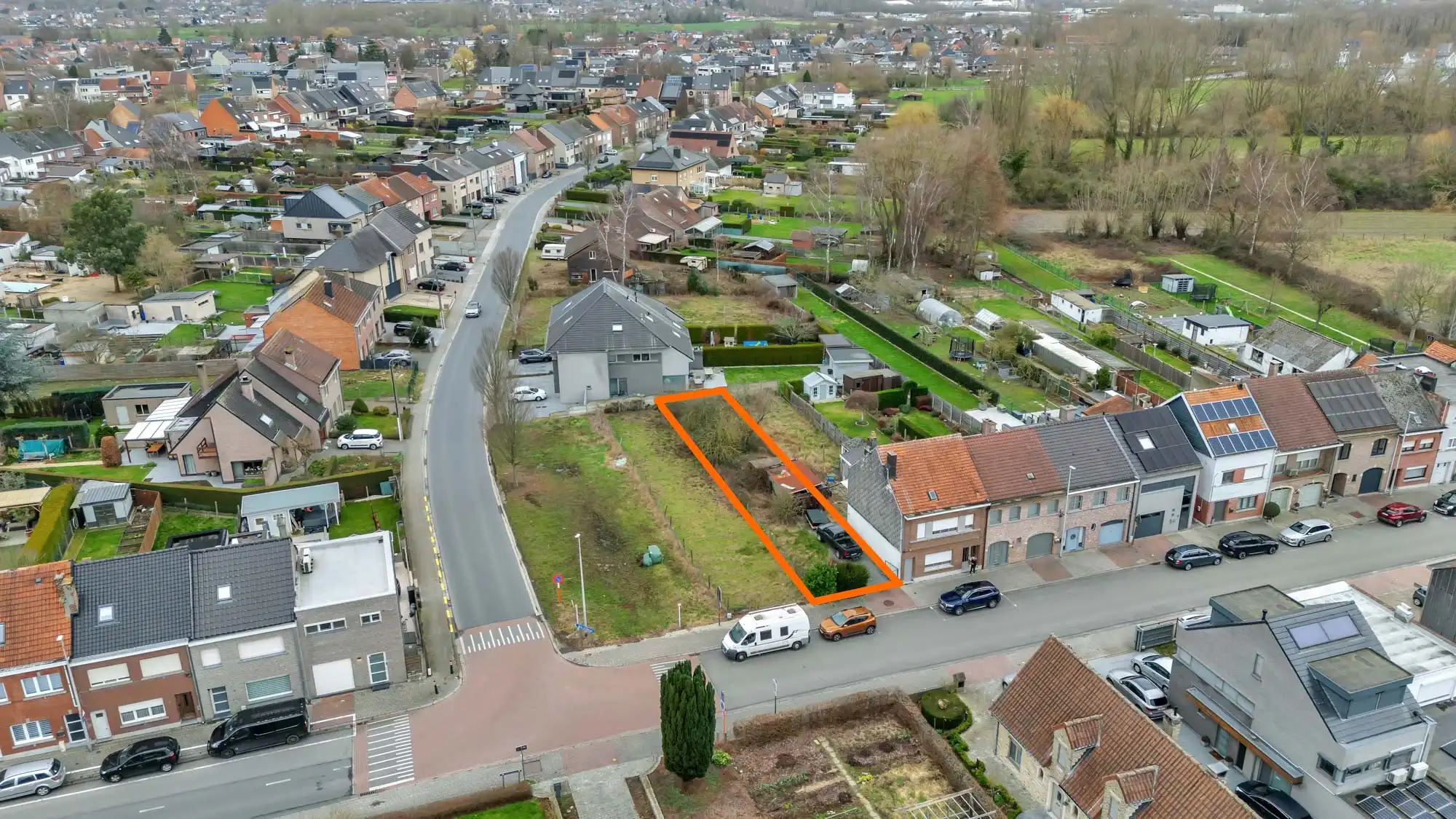 Bouwgrond voor gesloten bebouwing te Liedekerke! foto {{pictureIndex}}