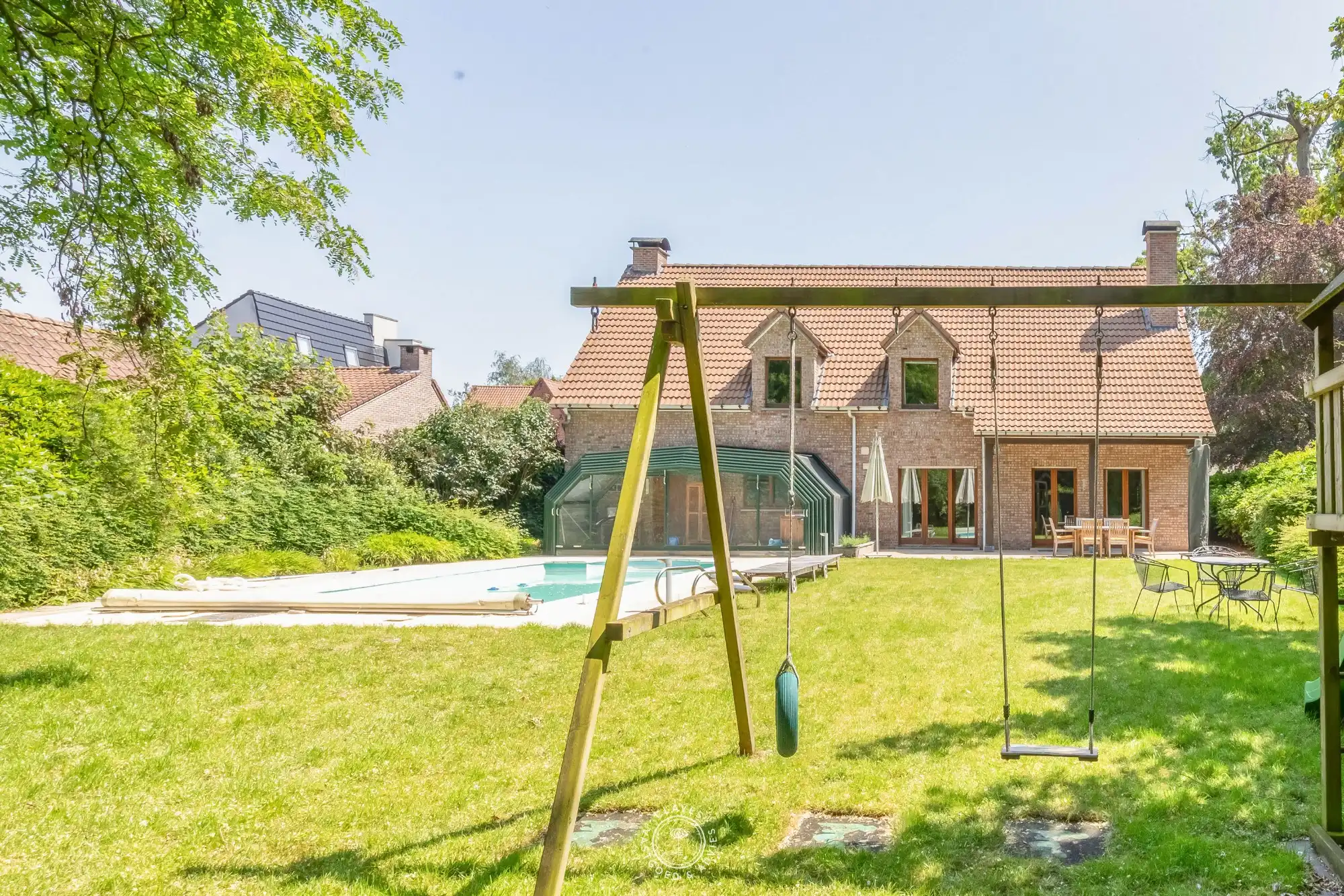 Welgelegen villa met praktijk en wonderlijke tuin foto 29