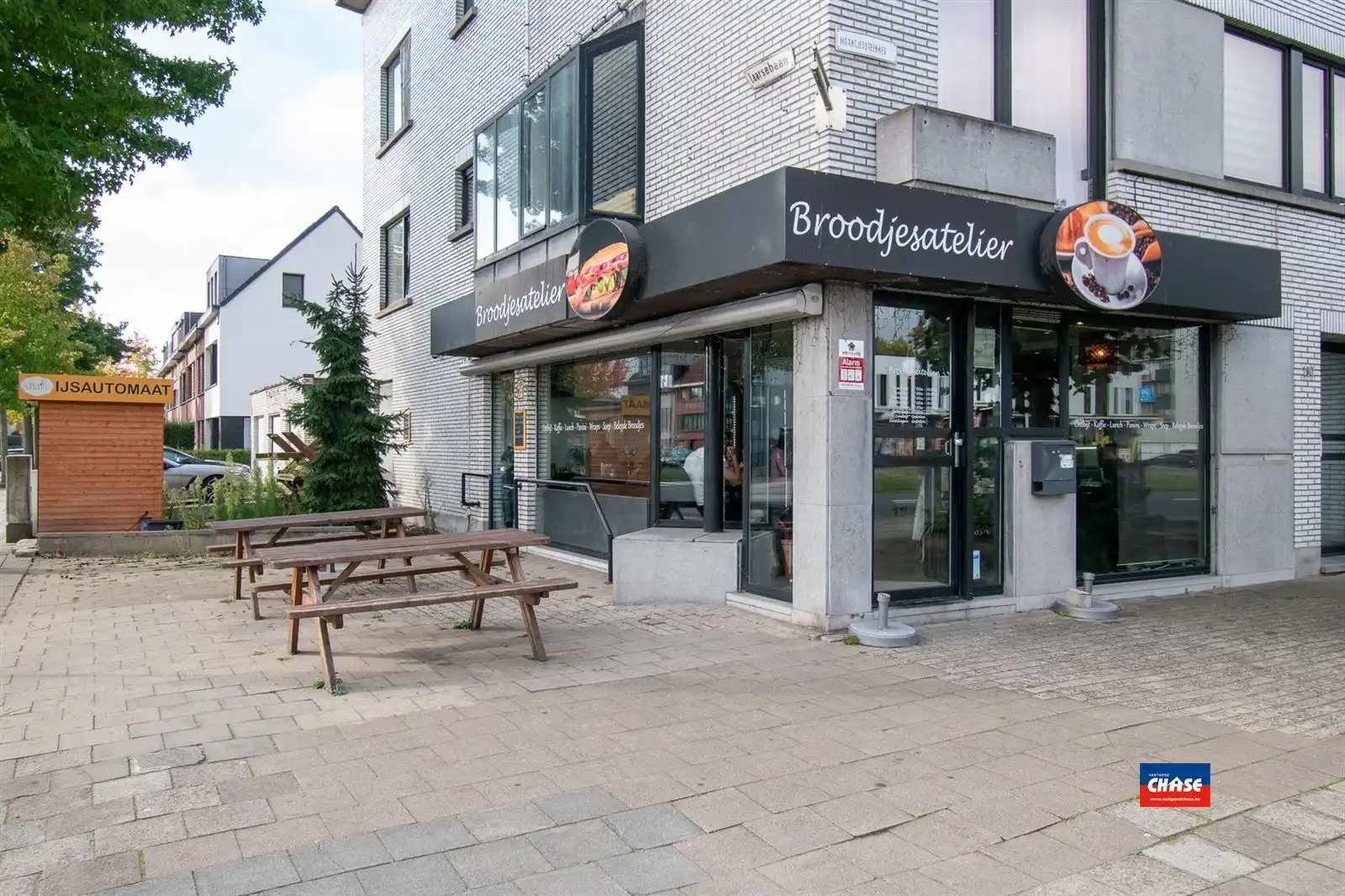 Handelspand met appartement en garagebox foto 2