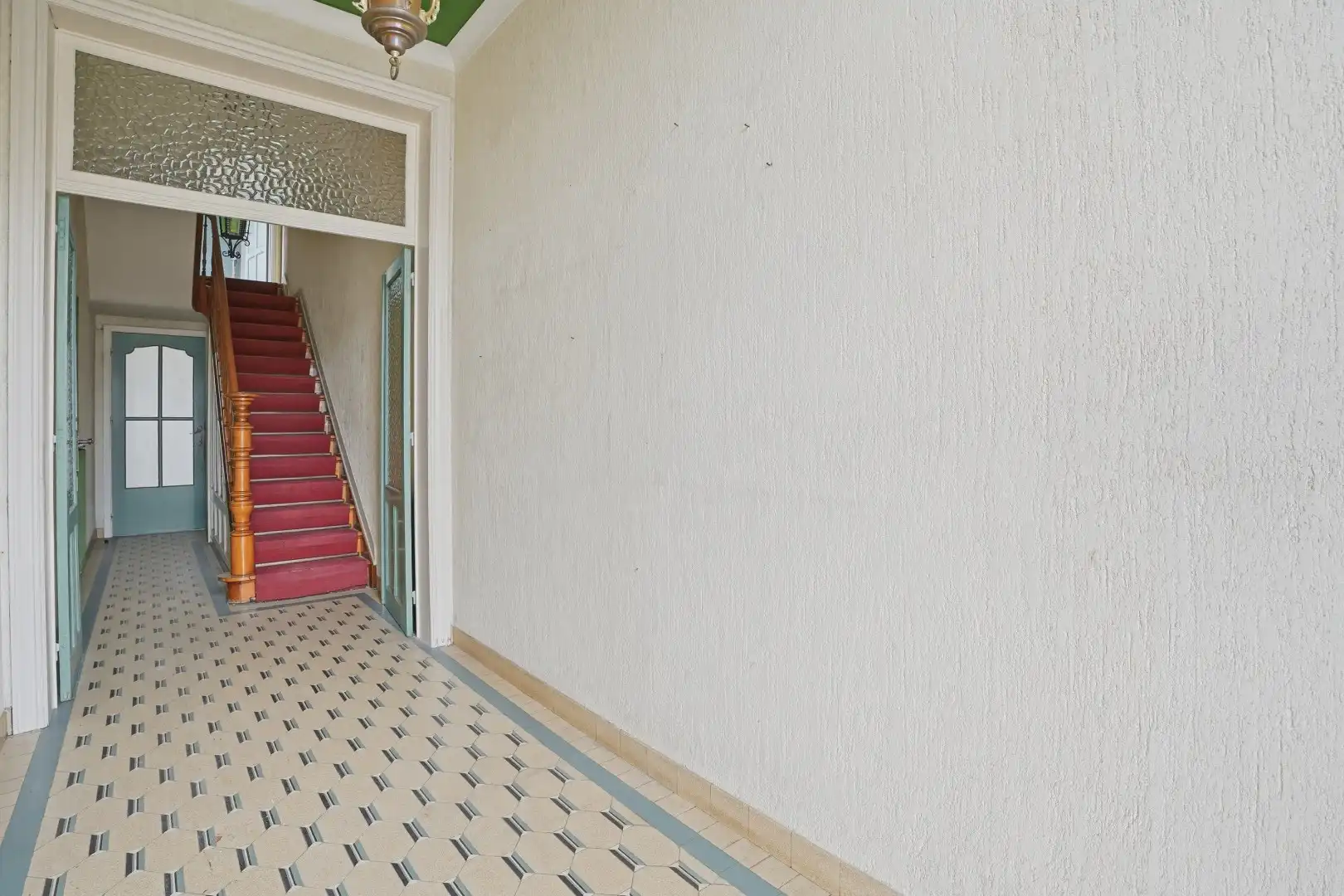 Te renoveren woning met veel op potentieel op topligging. foto 6