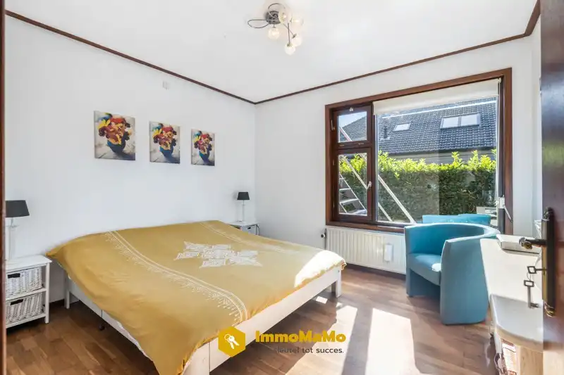 HUIS MET 5 SLAAPKAMERS EN DUBBELE GARAGE TE KOOP IN WACHTEBEKE foto 11