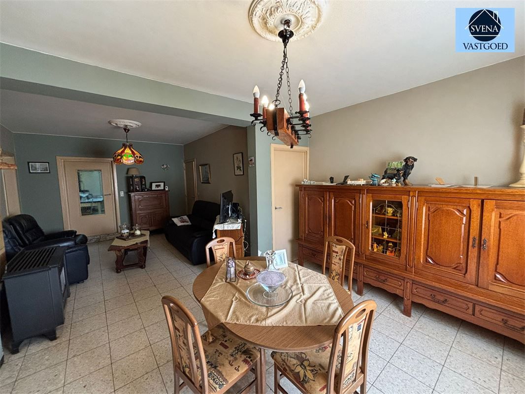 TE RENOVEREN WONING NABIJ CENTRUM MET 4 KAMERS. foto 2