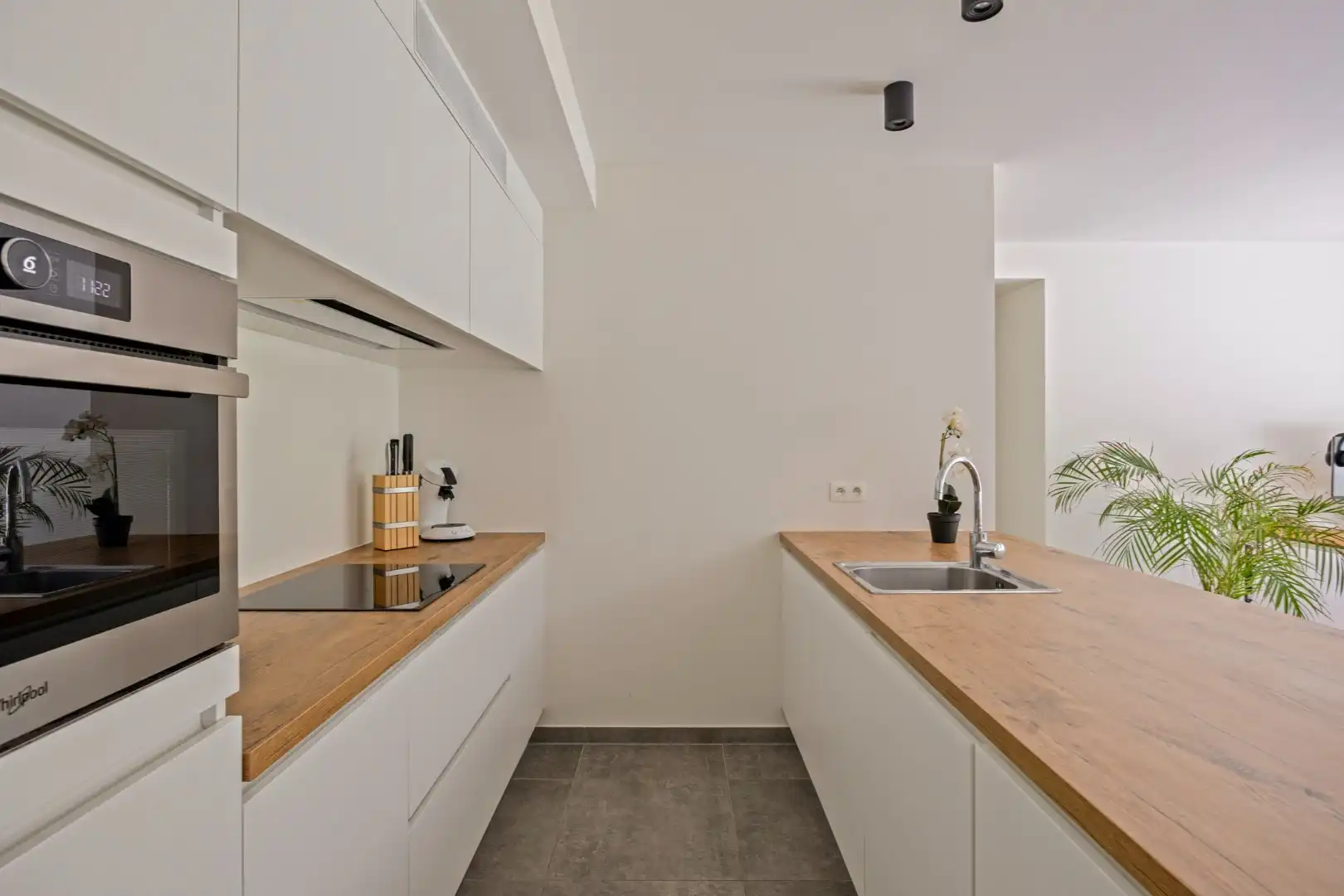 Ruim appartement met 2 slaapkamers en tuin + autostaanplaats vlakbij autostrade - EPC 68 kWh/m²  foto 12
