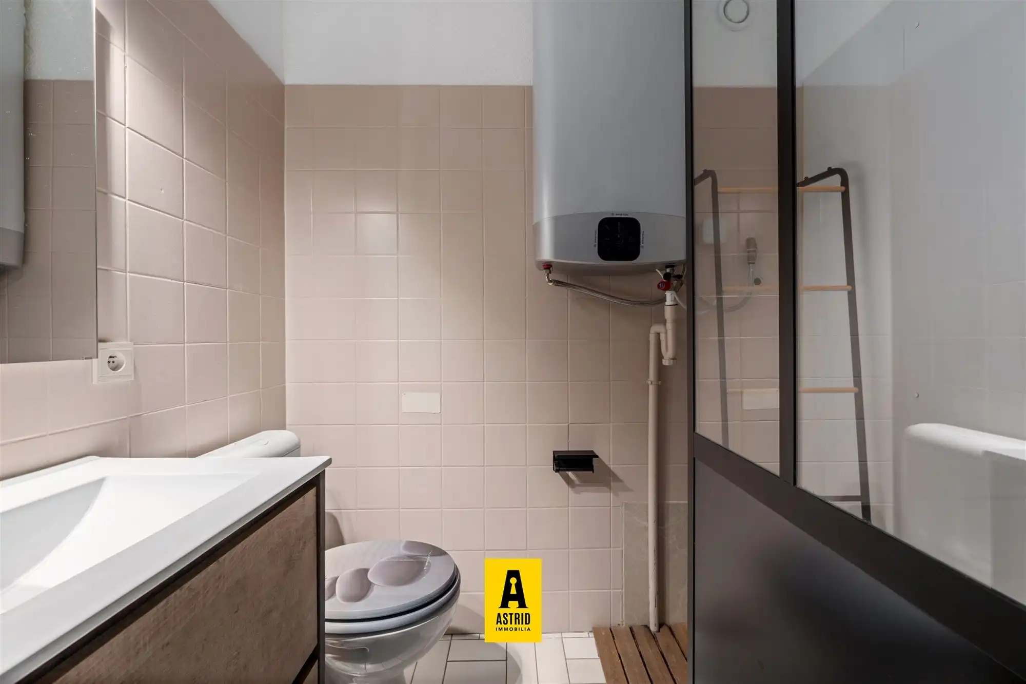 Instapklare studio bij zee! foto 10