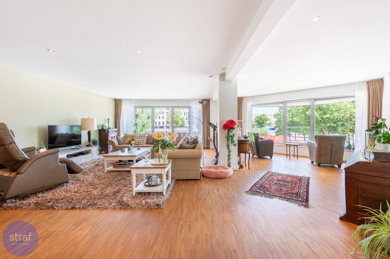 Gigantisch hoekappartement 233m2 met 3 slpks, 2 badk. en zicht op het MAS foto 3