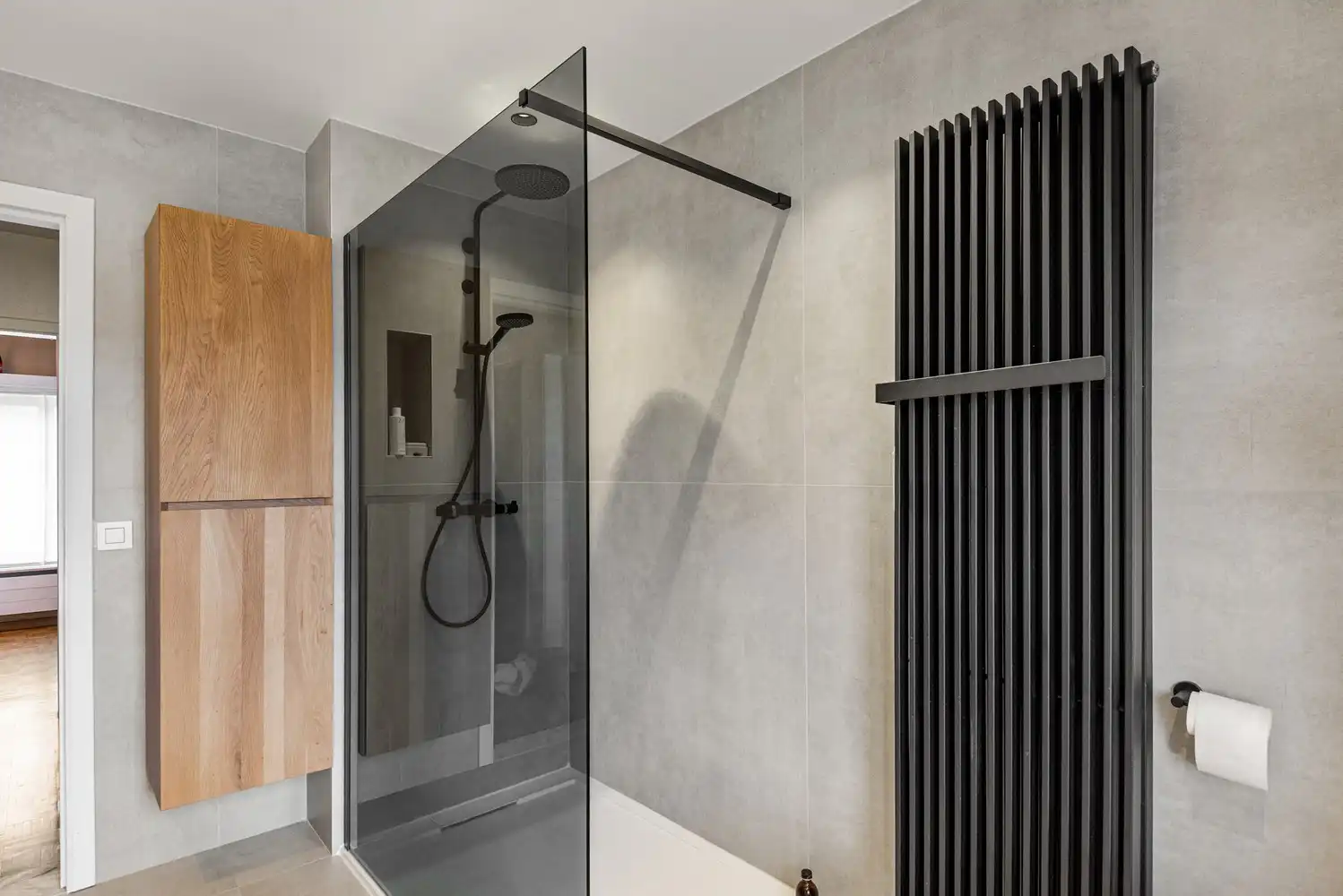 Verzorgde instapklare woning met 4 slaapkamers en ruime garage. foto 23