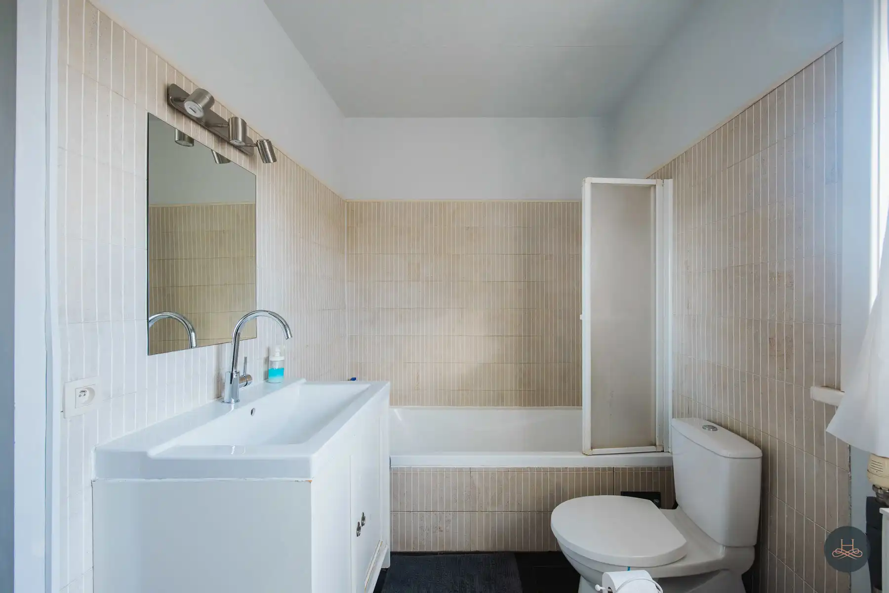 Ruime, veelzijdige en energiezuinige woning met enorme tuin  foto 19