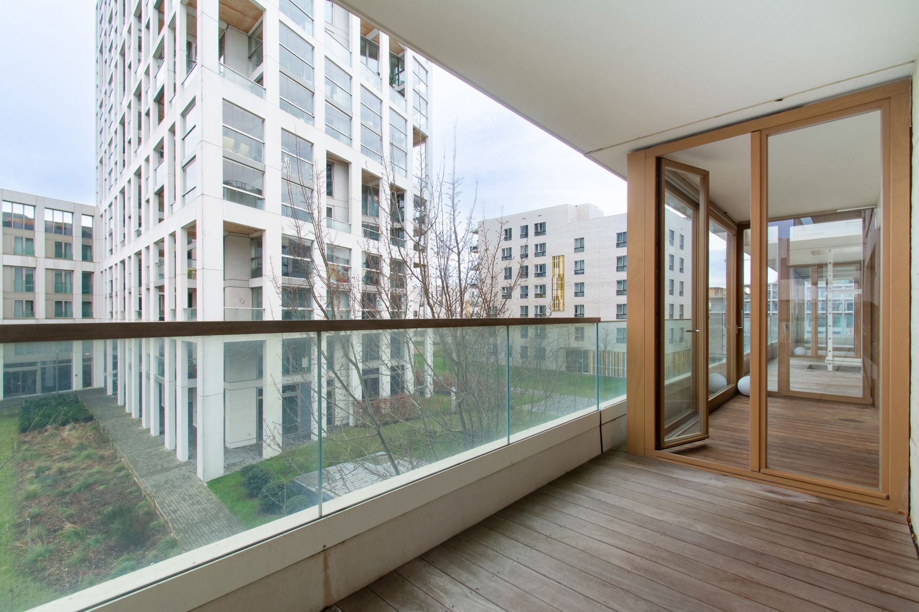 Lichtrijk 1 slpk app. met groot terras foto 6