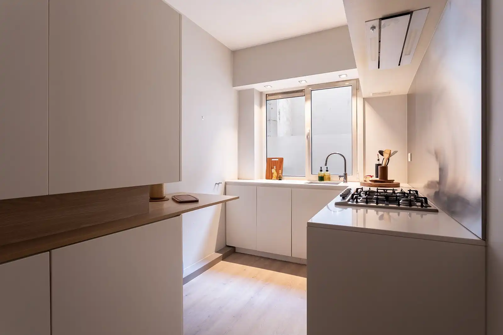 Gemeubeld designappartement op toplocatie foto 12