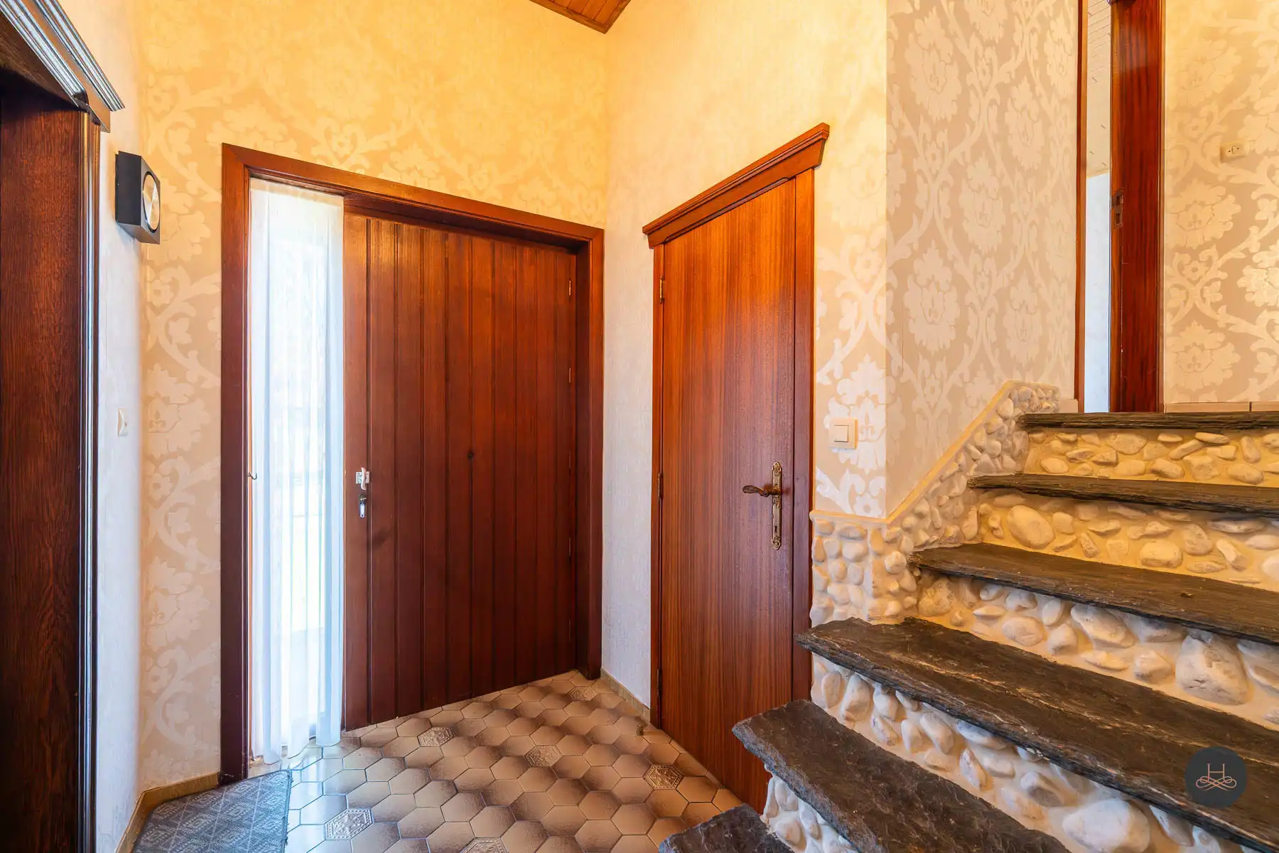 Ruime woning in rustige woonwijk  foto 3