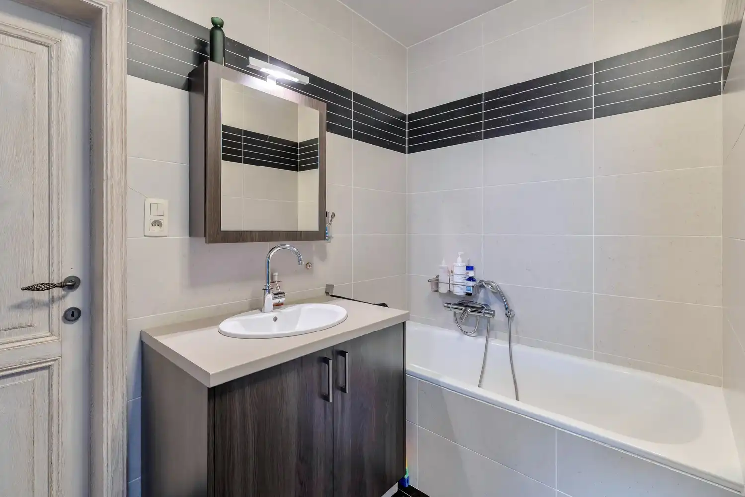 Unieke vastgoedopportuniteit! Ruim bedrijfscomplex met 2 appartementen en exclusief penthouse op 46a 55ca! foto 94