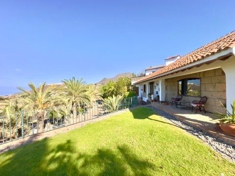 Privévilla met panoramisch uitzicht op zee en uitgestrekt terrein in La Sabinita foto {{pictureIndex}}