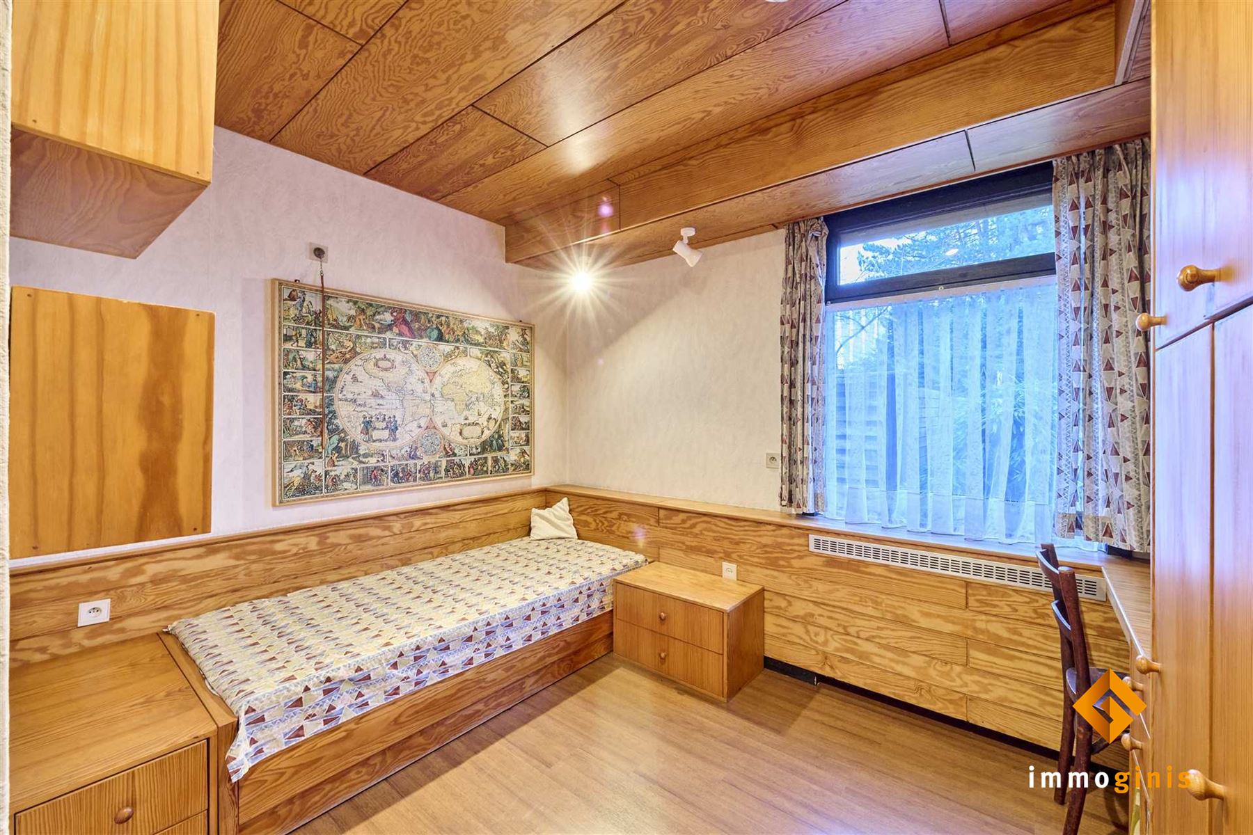 Zéér ruime woning op een mooi perceel van 17a82ca met 5 slaapkamers en uitbreidingsmogelijkheden op de eerste verdieping! foto 22