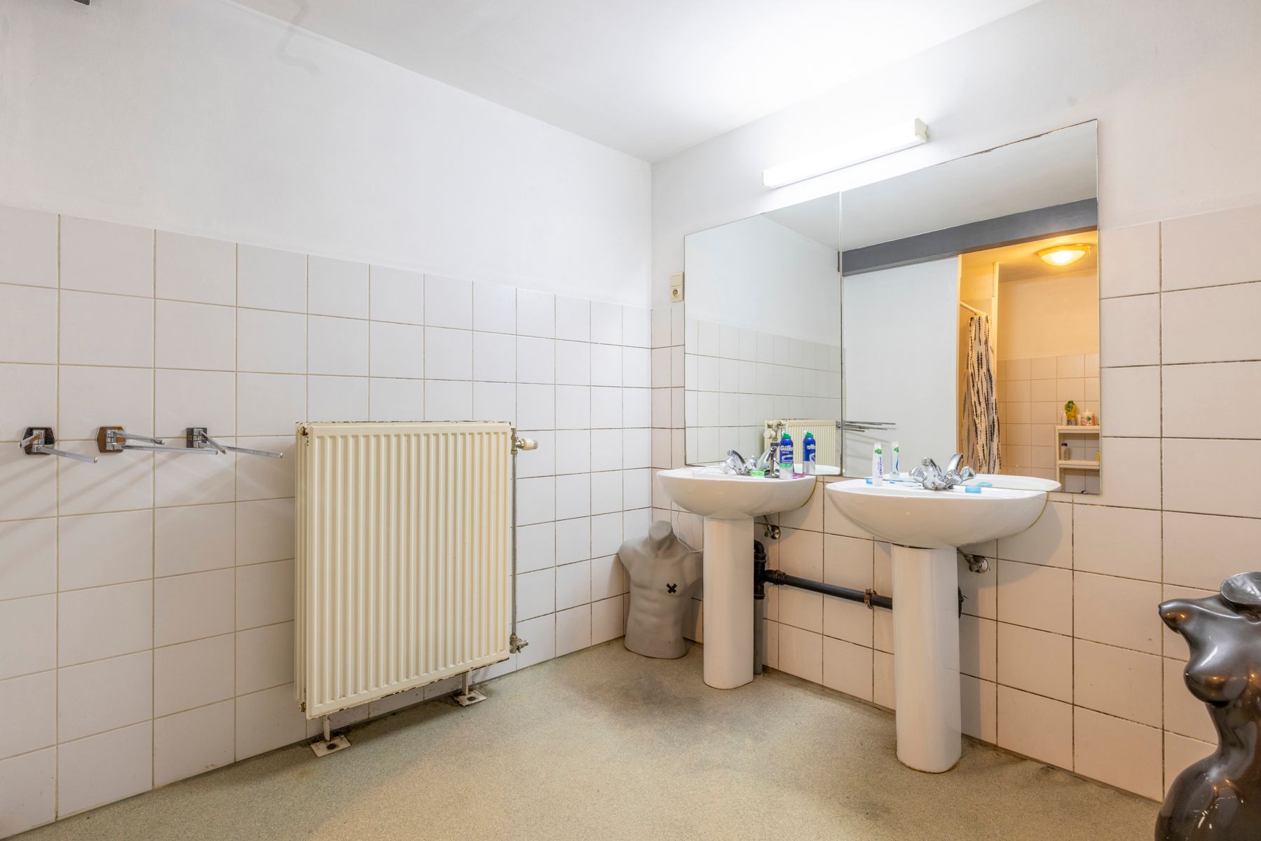 Ruime woning met 4 slpks, hobbyruimte en fietsgarage in Gent foto 5