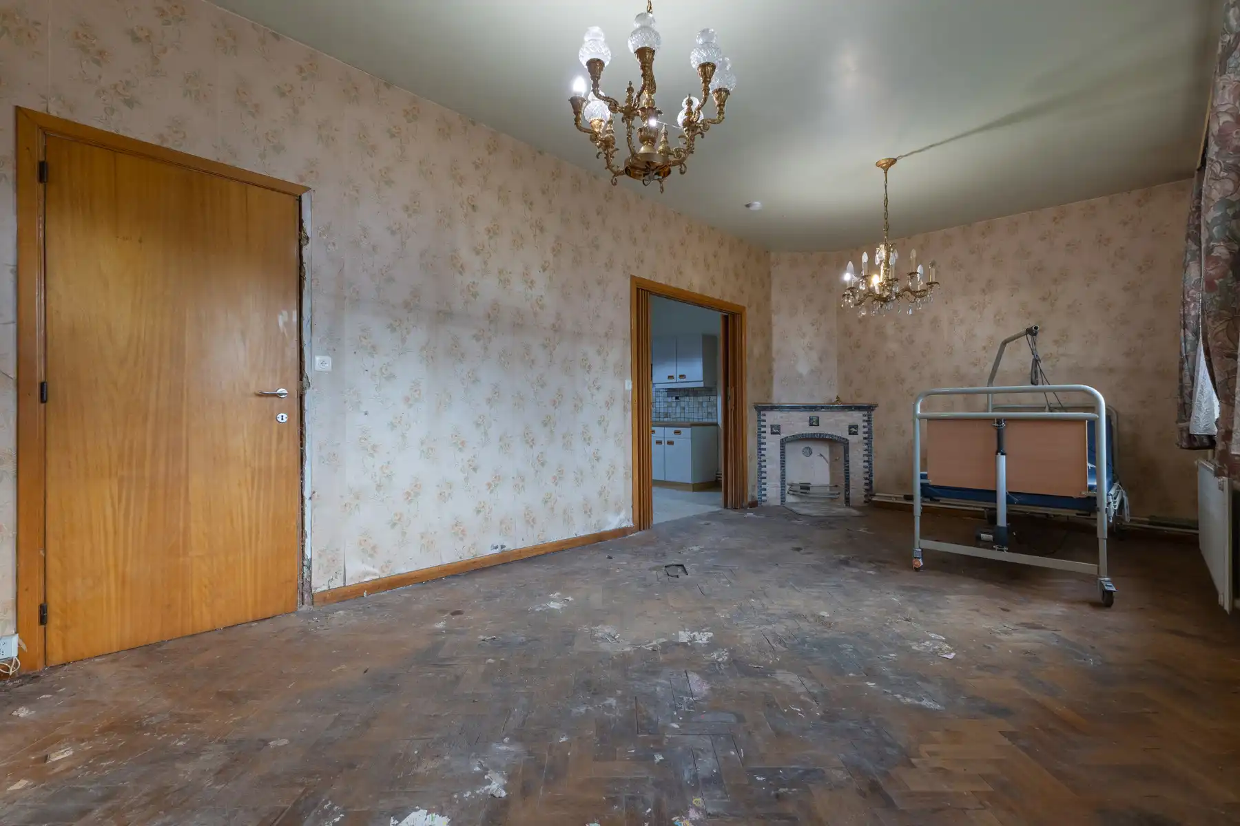 WACHTLIJST - LISTE D'ATTENTE Te renoveren woning met 3 slaapkamers en garage foto 8