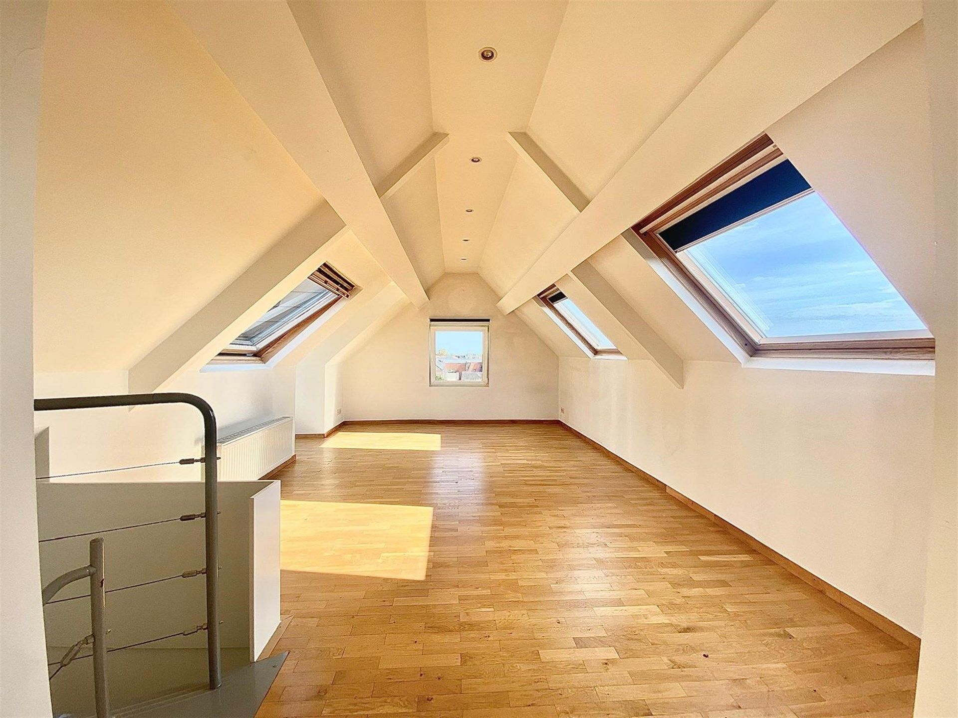 Prachtig appartement met drie ruime slaapkamers en twee terrassen foto 16