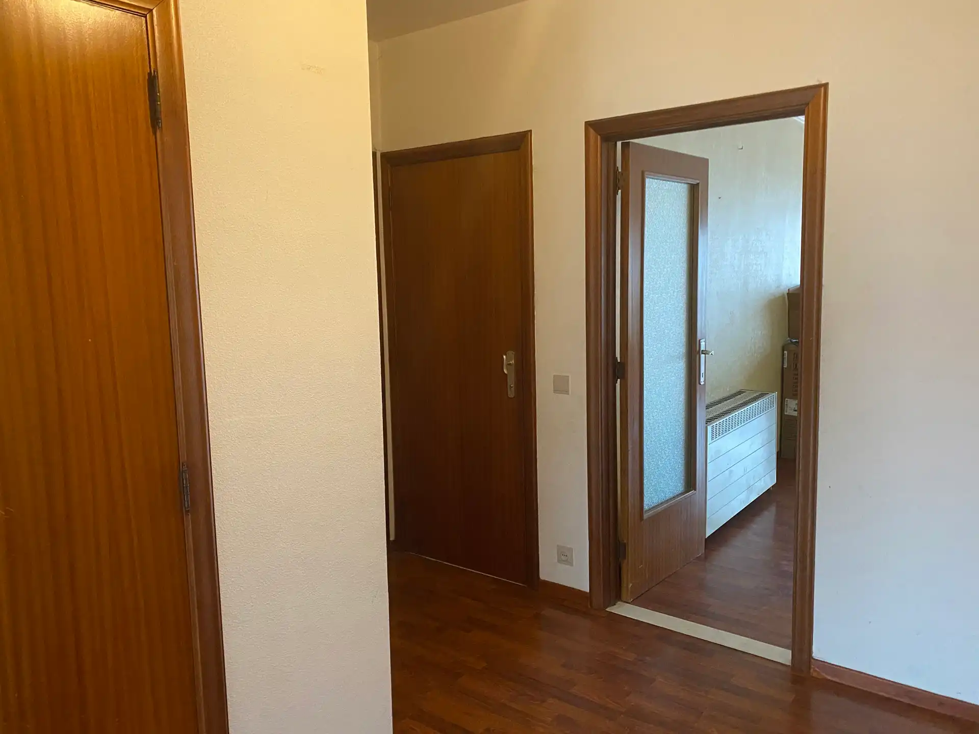 Ruim appartement 3 slaapkamers, geen lift, vernieuwde keuken en badkamer foto 2