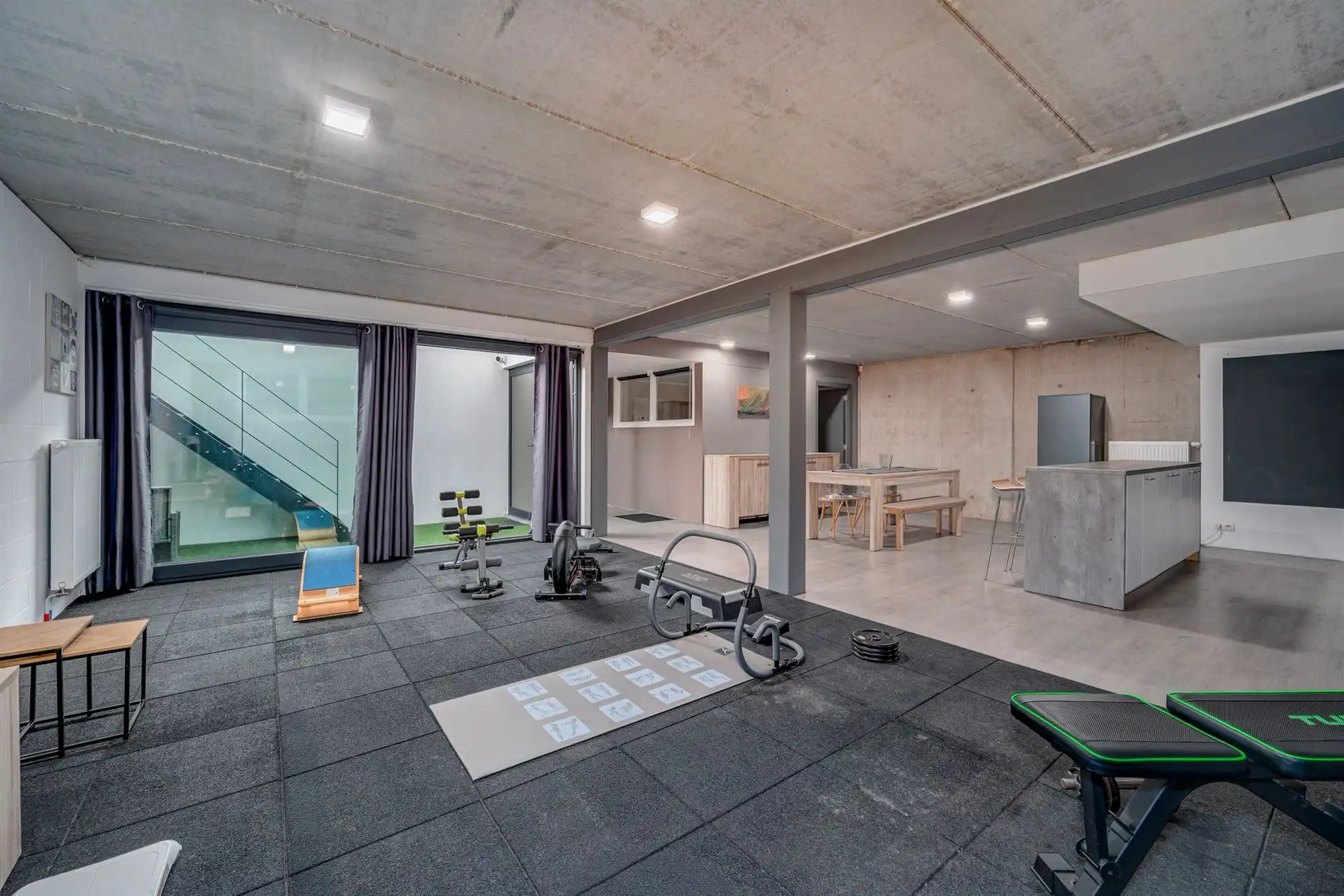 Exclusieve villa met 4 slaapkamers, 4 badkamers en luxueuze multifunctionele kelder op een toplocatie in Kalmthout! foto 22