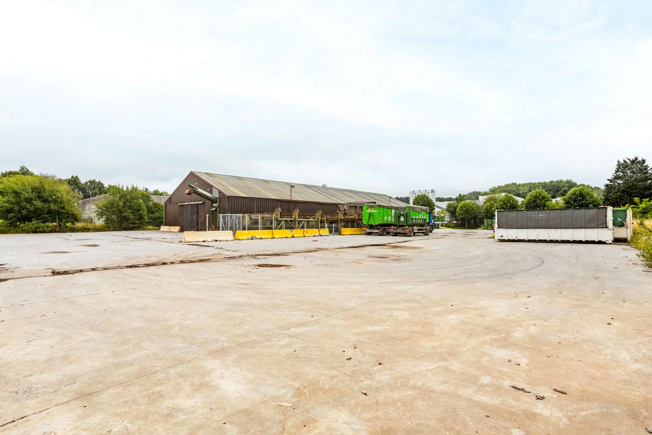 Industriegebouw met ruime industriegrond te koop in Ronse foto 16