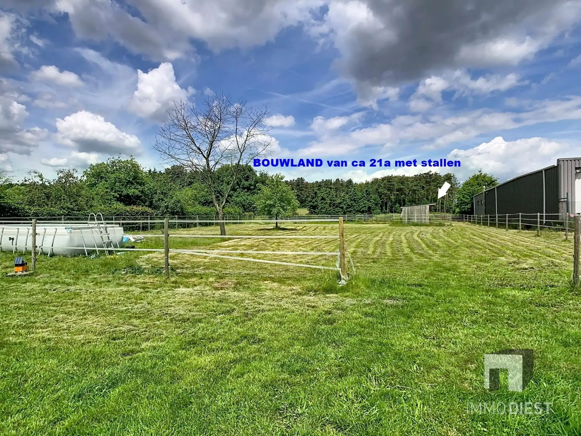 Gelijkvloerse instapklare woning met grote tuin op ca. 39a foto 5