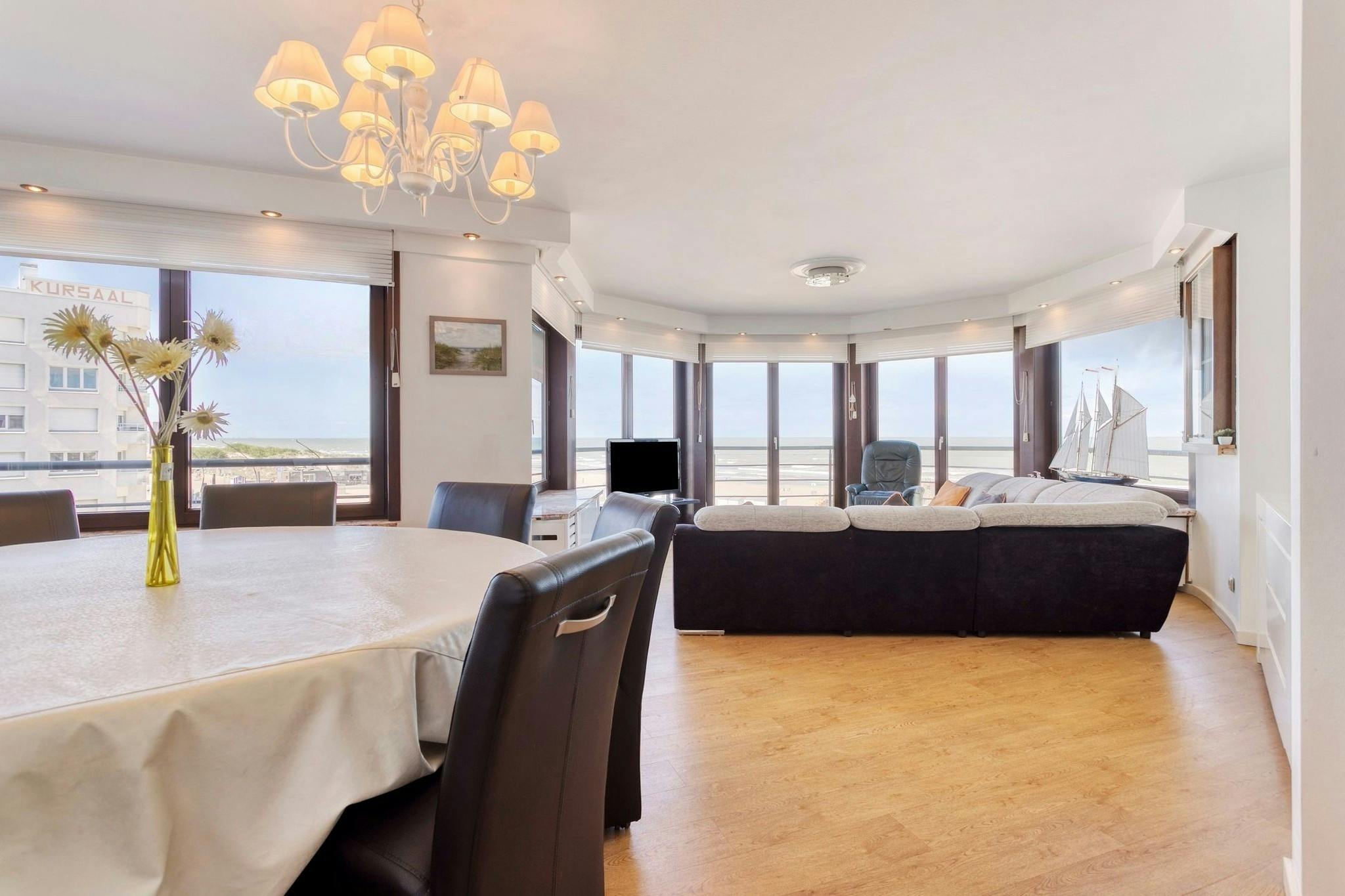 Appartement (103m²) met 3 slaapkamers en zeezicht in De Panne foto 2