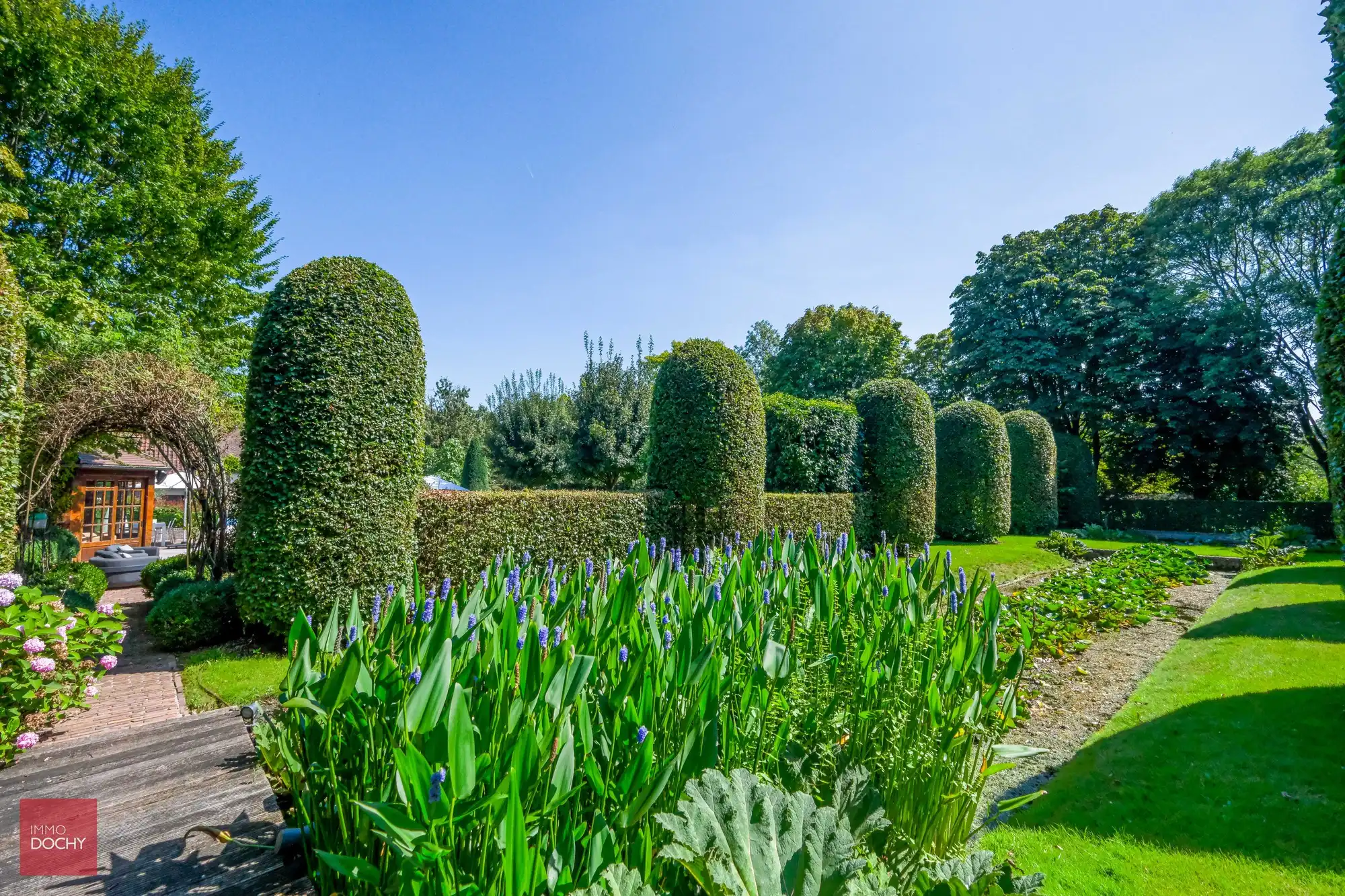 Ruim villa-landhuis met zwembad en poolhouse foto 11