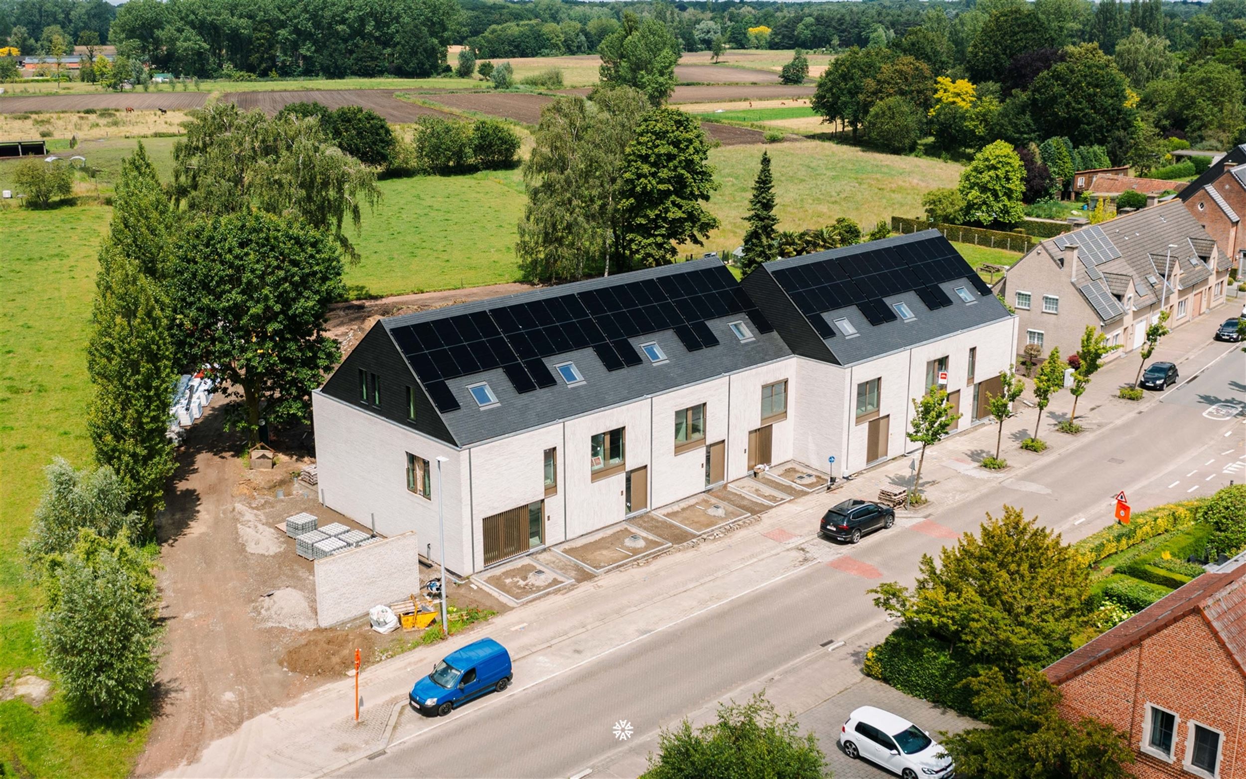 Zeer ruime, luxueuze en energiezuinige nieuwbouwwoningen te Temse Velle foto {{pictureIndex}}