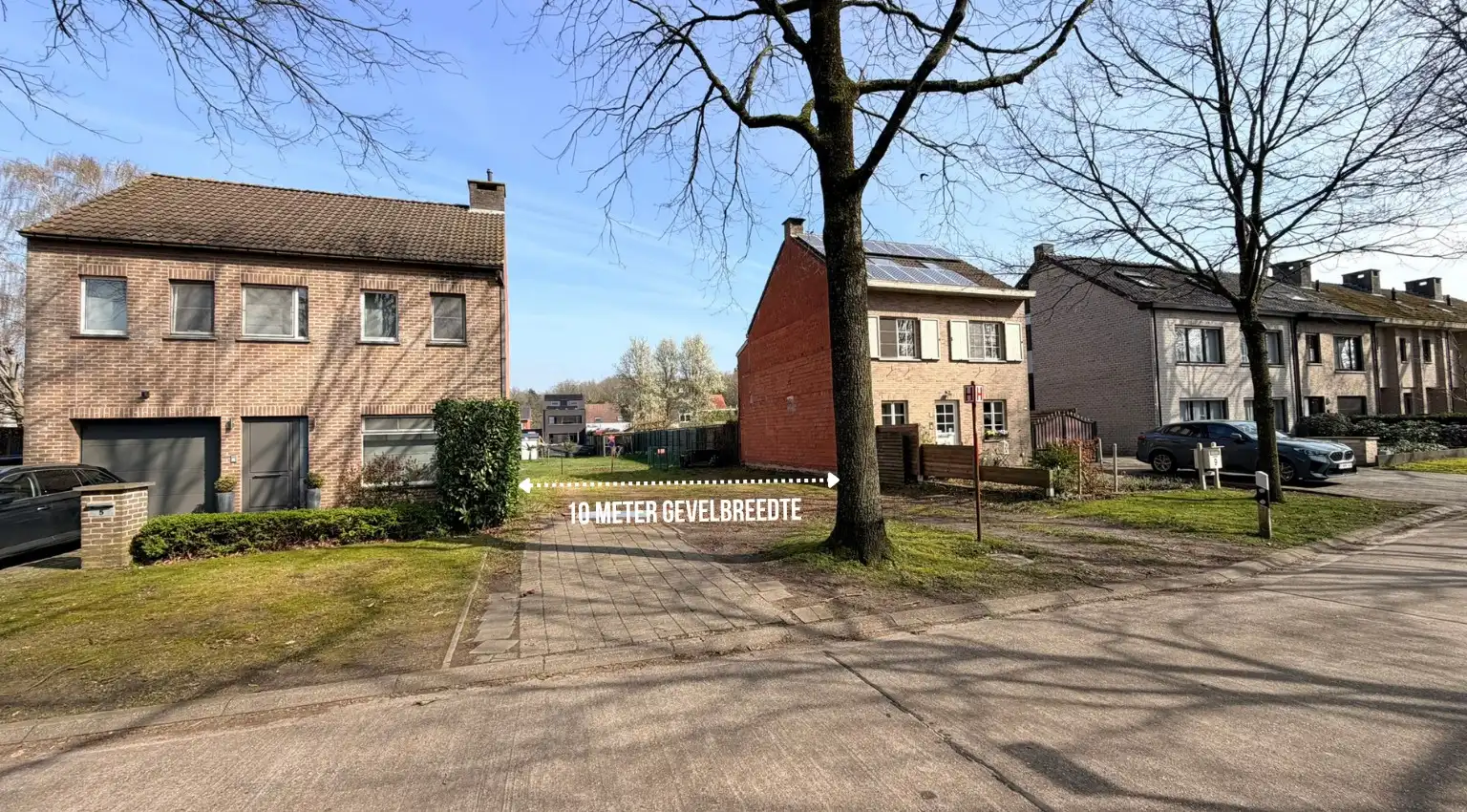 Unieke bouwgrond in Brasschaat met mogelijkheden foto {{pictureIndex}}