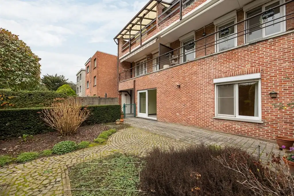Gelijkvloers appartement met tuin en autostaanplaats foto 9
